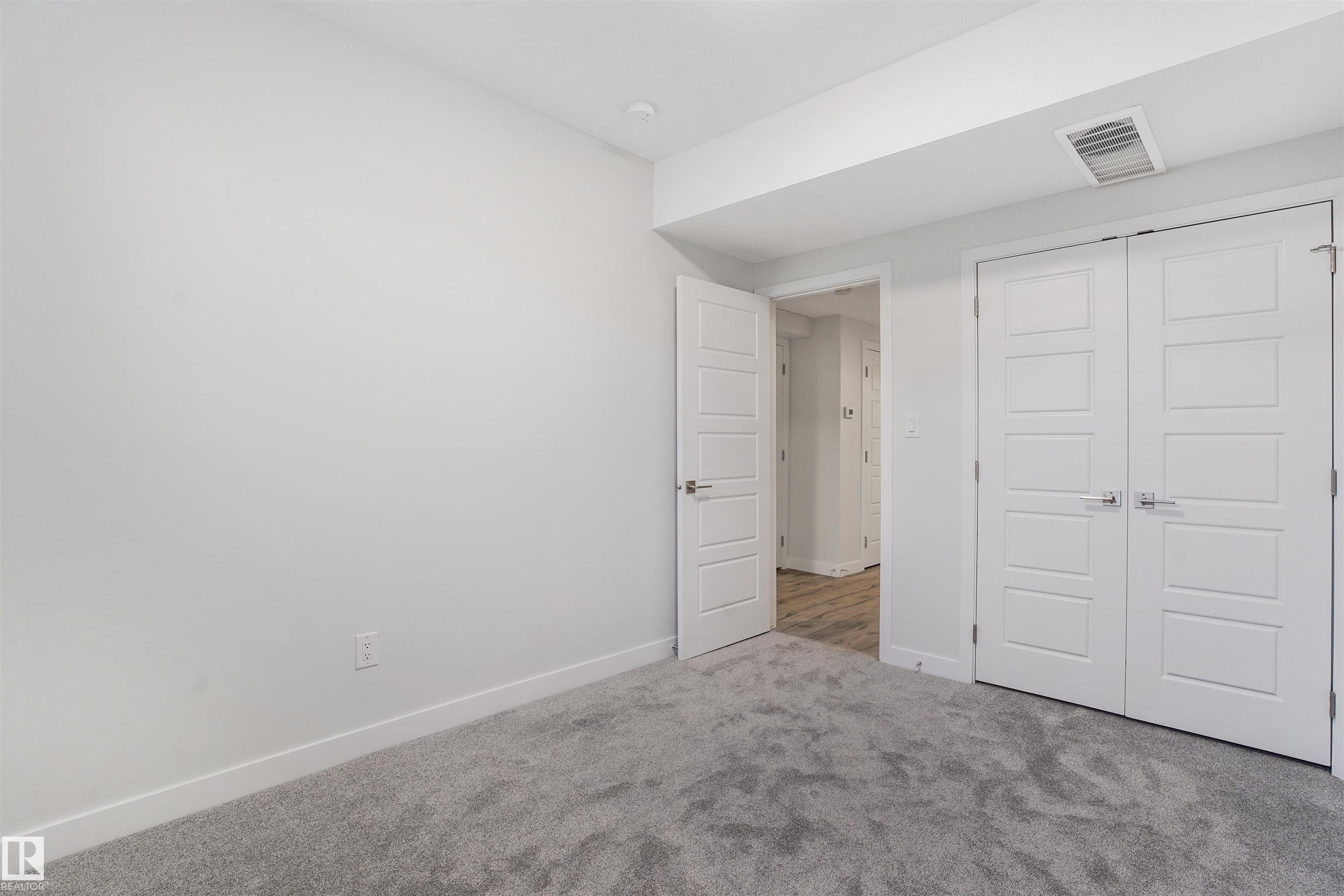 https://zimg.paragon.ice.com/ParagonImages/Property/PM/RAE/225399716/21/0/0/5857168b646ab75dbba3d5ffbe1b32b4/1/f04062defd64eafee0a921b570987b7b/225399716-664d0841-e256-4b75-b56d-42d9a3f0f631.JPG