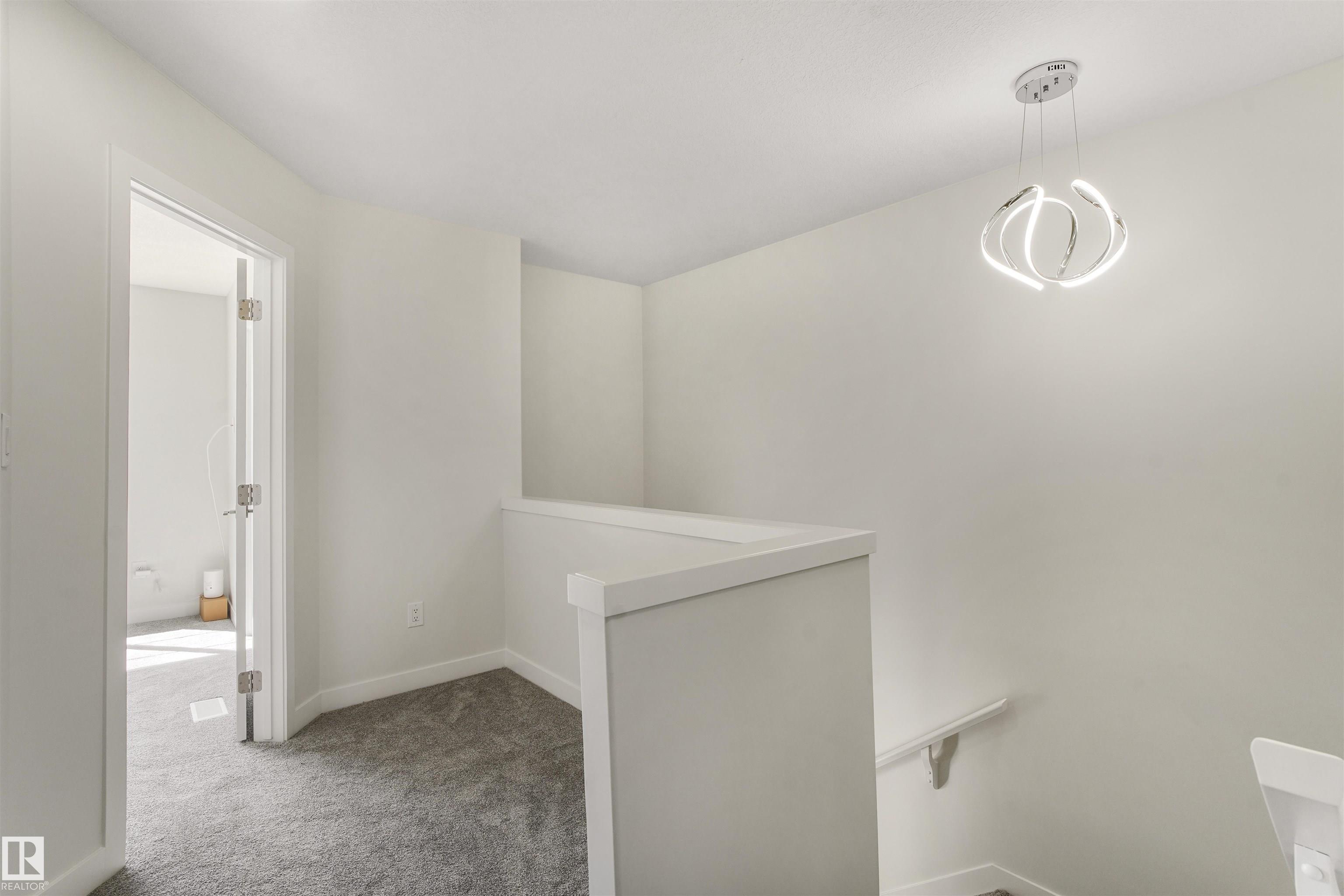 https://zimg.paragon.ice.com/ParagonImages/Property/PM/RAE/225399716/9/0/0/a8efdb33ed774edbd296dc8fc4636caf/1/f04062defd64eafee0a921b570987b7b/225399716-502c0c4e-51ae-495f-9343-b93233d1b015.JPG