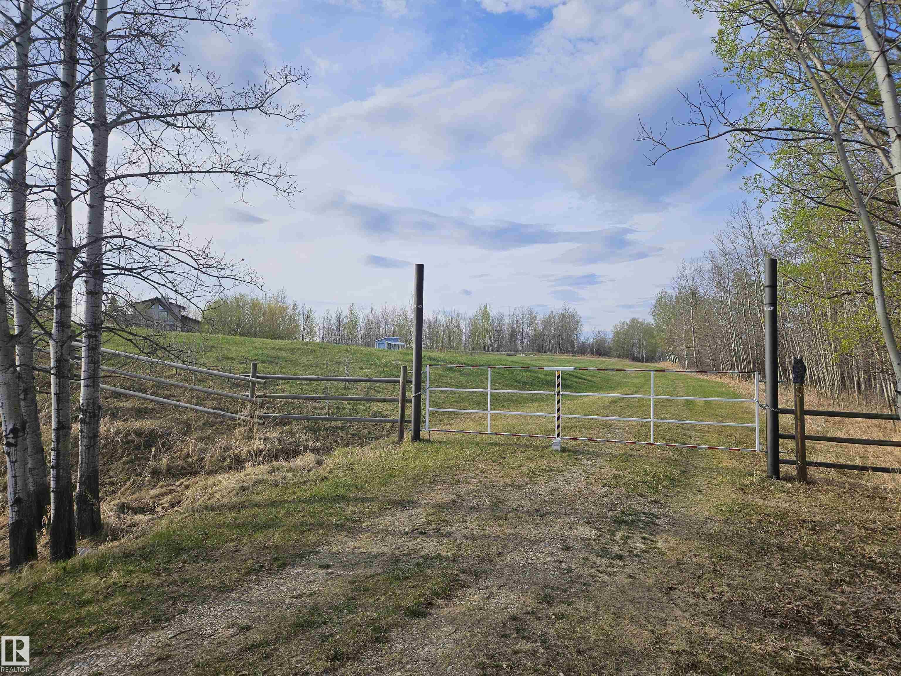 9 - 53417 Rge Road 14, Hycrest Place II, Rural Parkland County