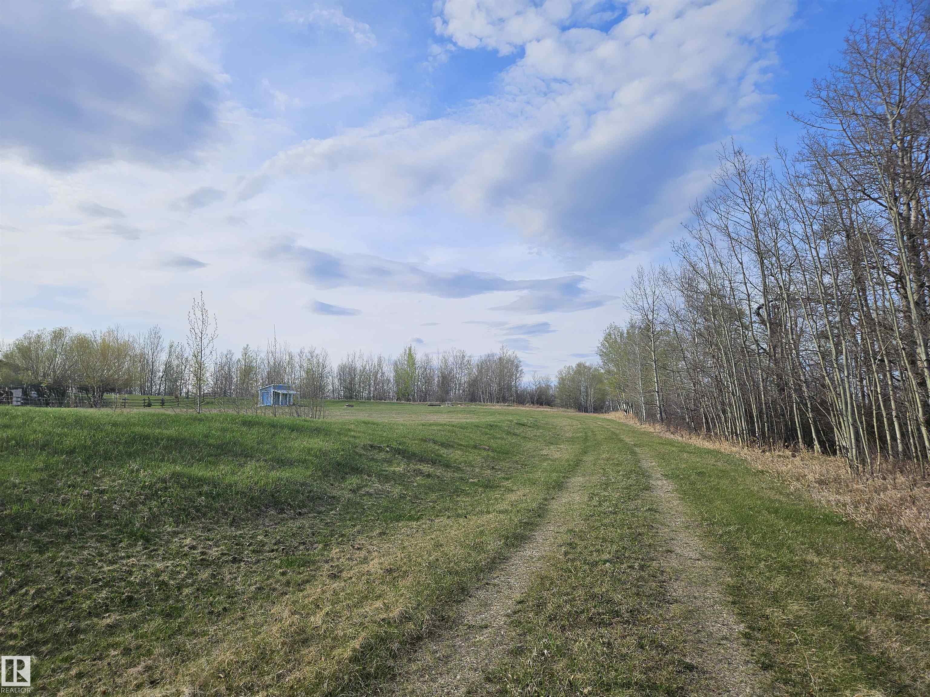 9 - 53417 Rge Road 14, Hycrest Place II, Rural Parkland County