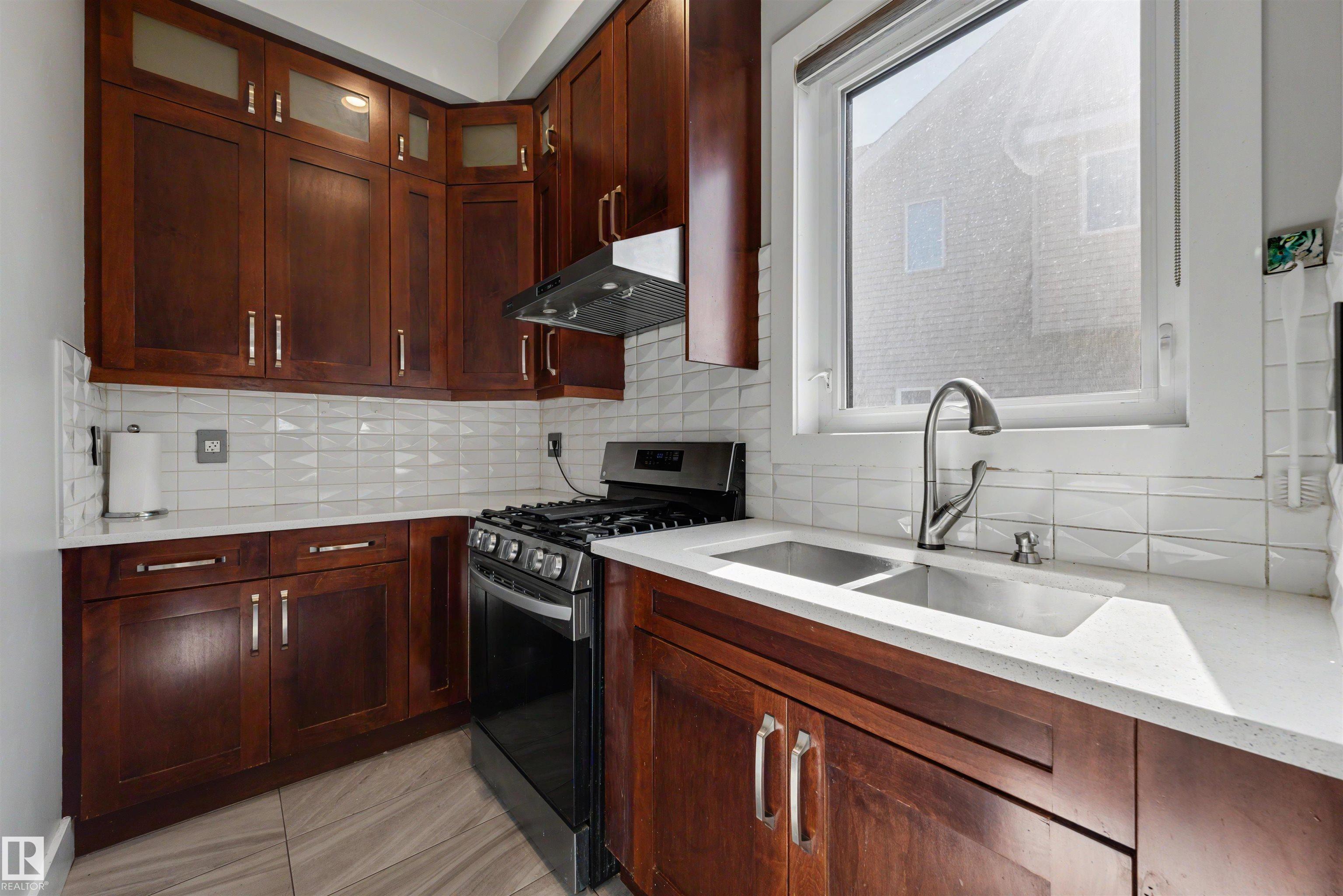 Photo 11 at 9055 24 Avenue SW, Summerside, Edmonton