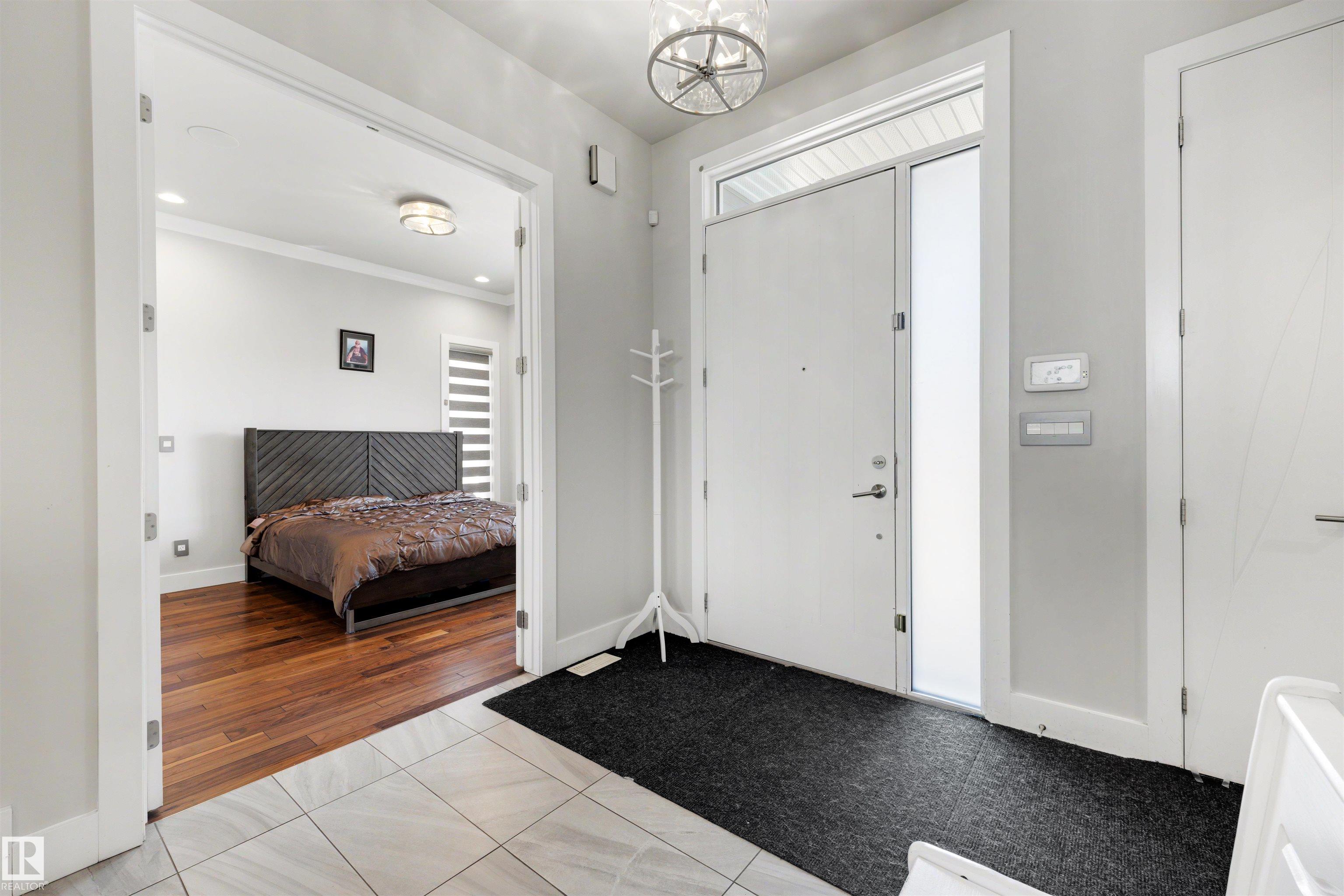 9055 24 Avenue SW, Summerside, Edmonton