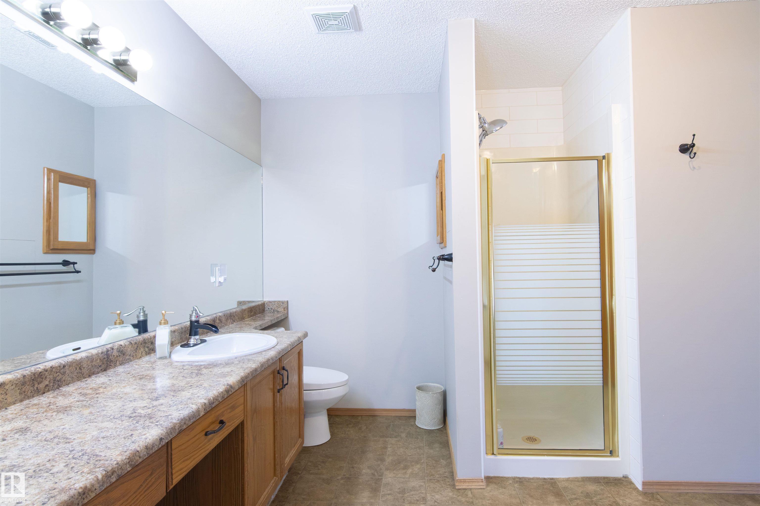 https://zimg.paragon.ice.com/ParagonImages/Property/PM/RAE/225399724/16/0/0/d3913bcc2019d8d66a9cb8e5b1e35060/1/a16a3ed5e6c90f92fd4dde826c5bae59/225399724-0ec8a4f8-8ebf-406b-9cda-5290096853d8.JPG