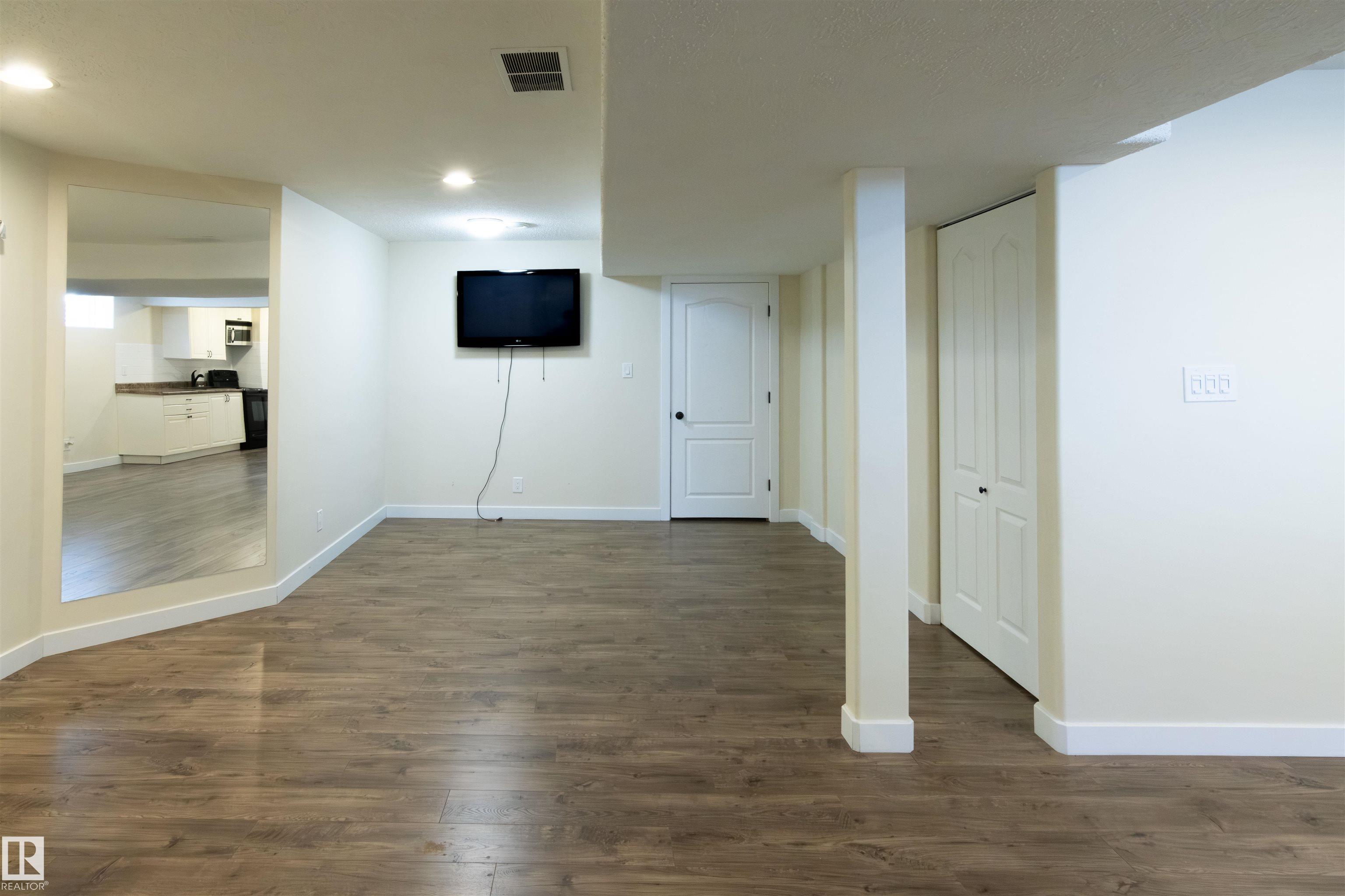 https://zimg.paragon.ice.com/ParagonImages/Property/PM/RAE/225399724/26/0/0/2c594a0b4f60b33161013de02cd3039b/1/a16a3ed5e6c90f92fd4dde826c5bae59/225399724-6949939c-2763-40cb-930d-aceecc31efd8.JPG