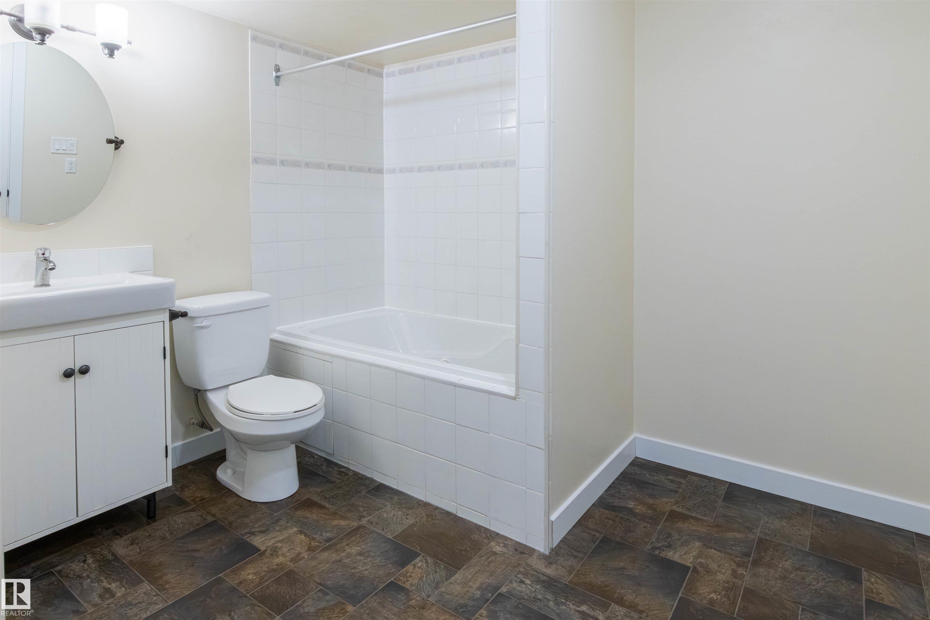 https://zimg.paragon.ice.com/ParagonImages/Property/PM/RAE/225399724/28/0/0/cf96db6d136f4e61216b5a6822698bff/1/a16a3ed5e6c90f92fd4dde826c5bae59/225399724-61ff4390-5c8c-413a-9dc3-283947e4bfba.JPG