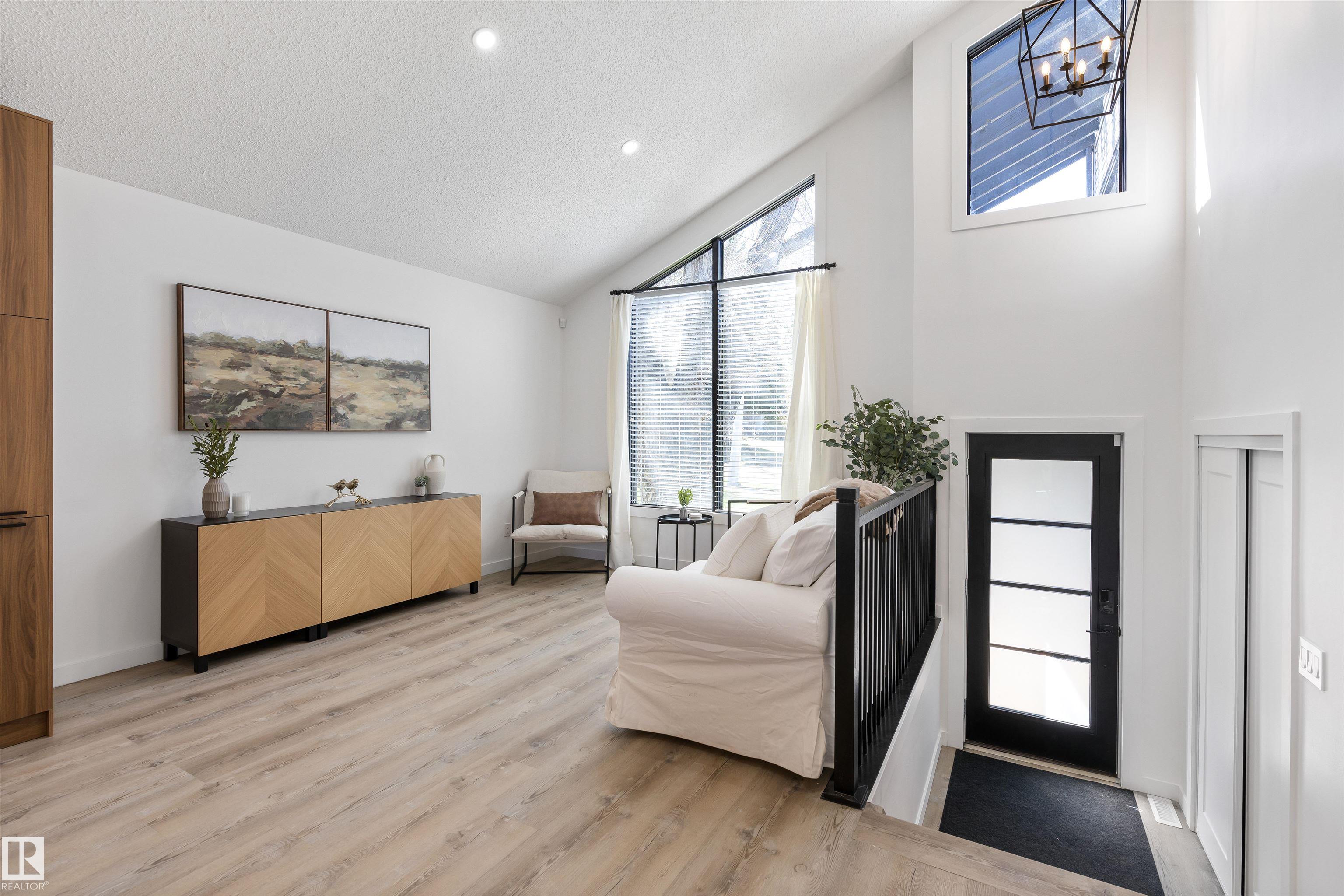 38 Woodcrest Avenue, Woodlands, St. Albert