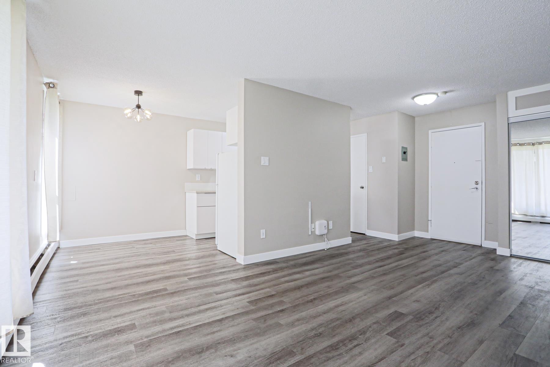 https://zimg.paragon.ice.com/ParagonImages/Property/PM/RAE/225399733/8/0/0/87c772896cd86e93eac75a37d2b8e012/1/bc92c15d40b458243ba4f9e2c1a4b76c/225399733-1e805be6-e96f-480d-b298-76d942e1bd0d.JPG