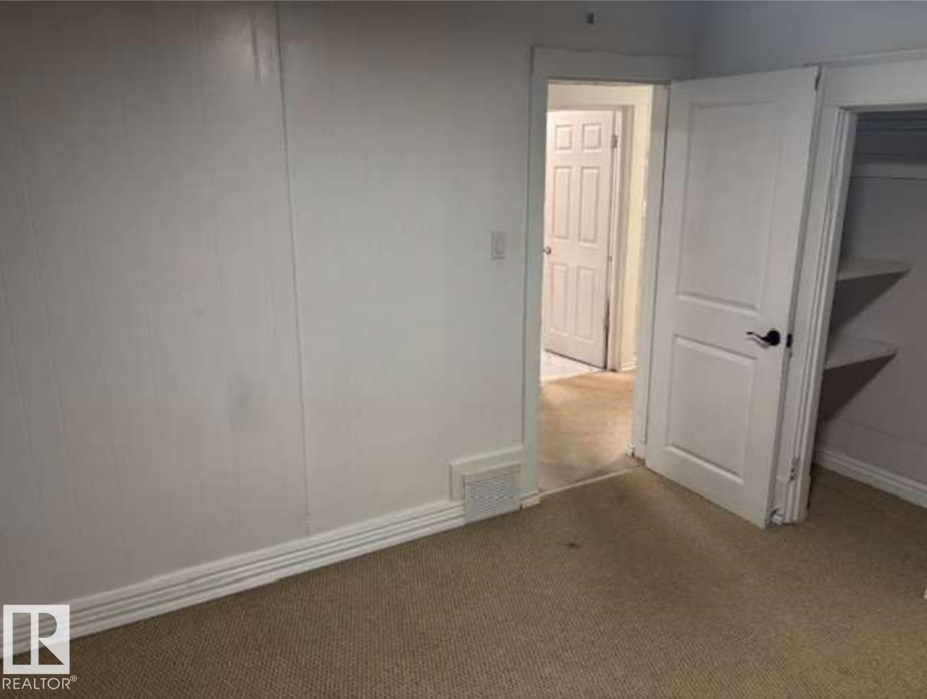 https://zimg.paragon.ice.com/ParagonImages/Property/PM/RAE/225399736/14/0/0/e35f55282771fe823e1f3773d34b6604/1/f1db32ddf9f7a719d80309aad1739c64/225399736-25a3b579-cc9e-40af-a086-db583d5cac18.JPG