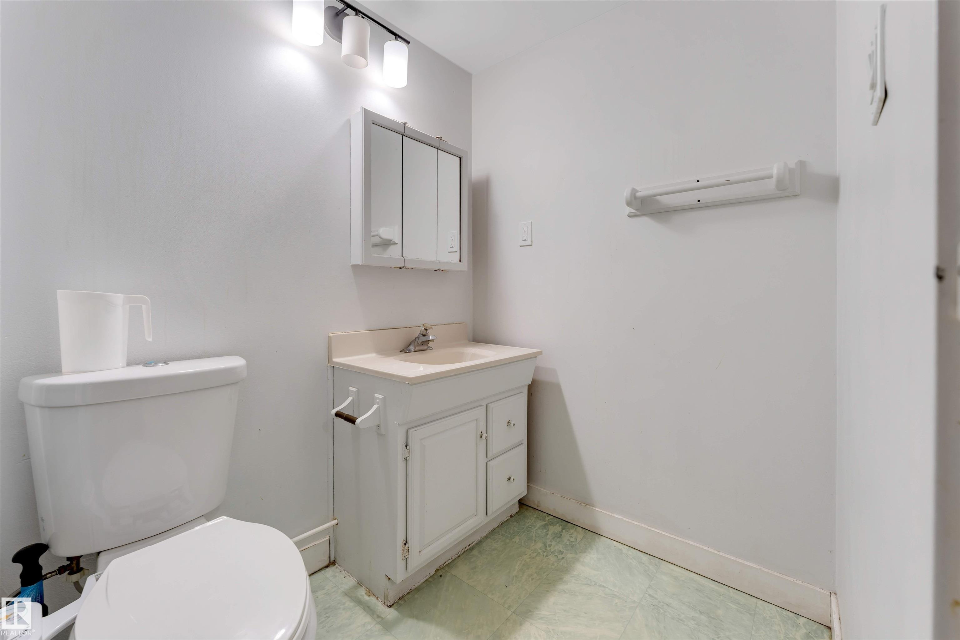 https://zimg.paragon.ice.com/ParagonImages/Property/PM/RAE/225399739/58/0/0/88959d30f87548b215ba686be9dbbffe/1/9e415f8e35bc39f9846901da8f04db73/225399739-0962730f-12f7-4e5d-bf06-d6550657fef0.JPG