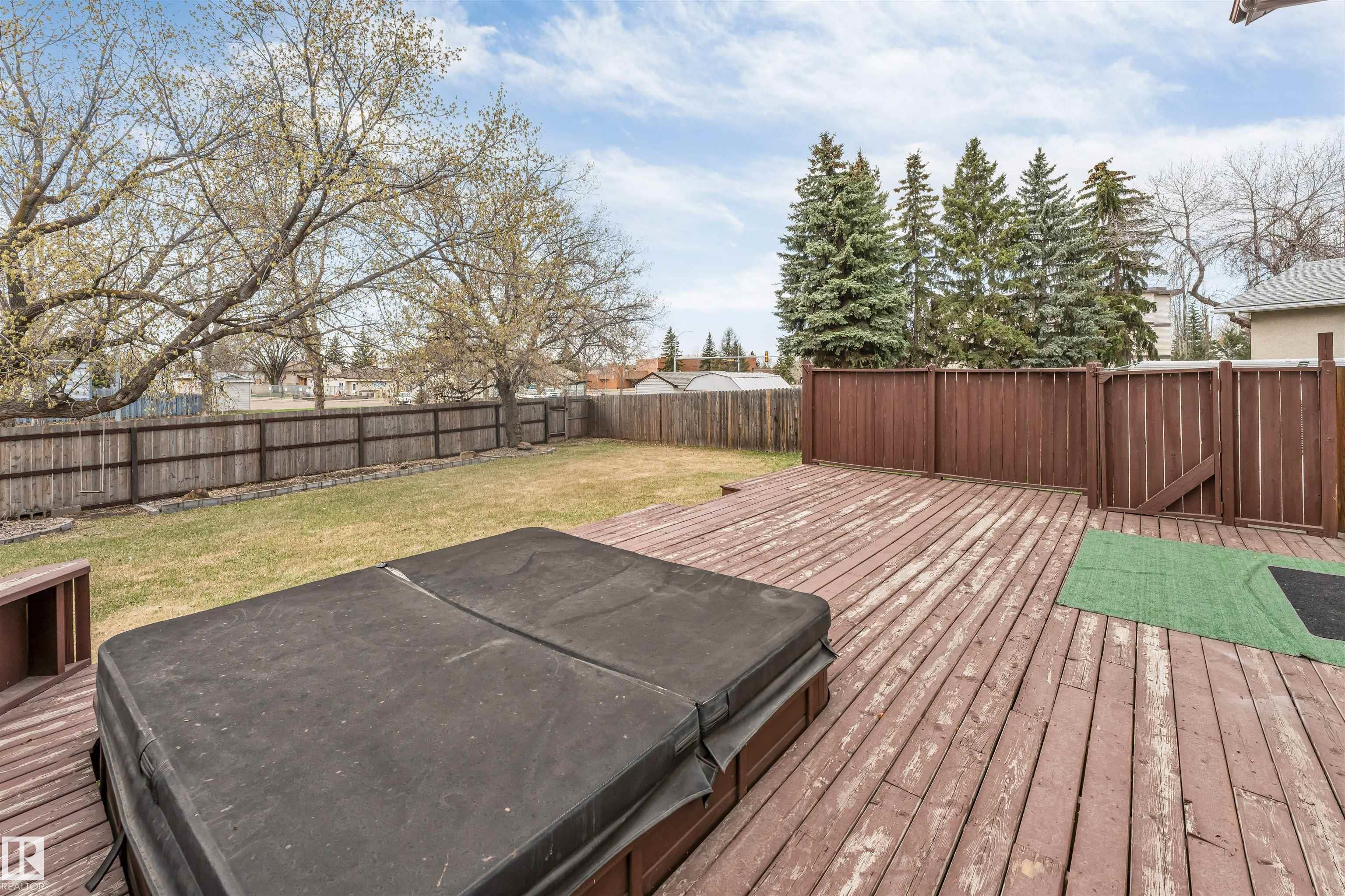 https://zimg.paragon.ice.com/ParagonImages/Property/PM/RAE/225399739/6/0/0/1108248411d973c1a07e88a8153210e6/1/9e415f8e35bc39f9846901da8f04db73/225399739-9c3515cd-0cfb-45d0-834b-546b30f52650.JPG