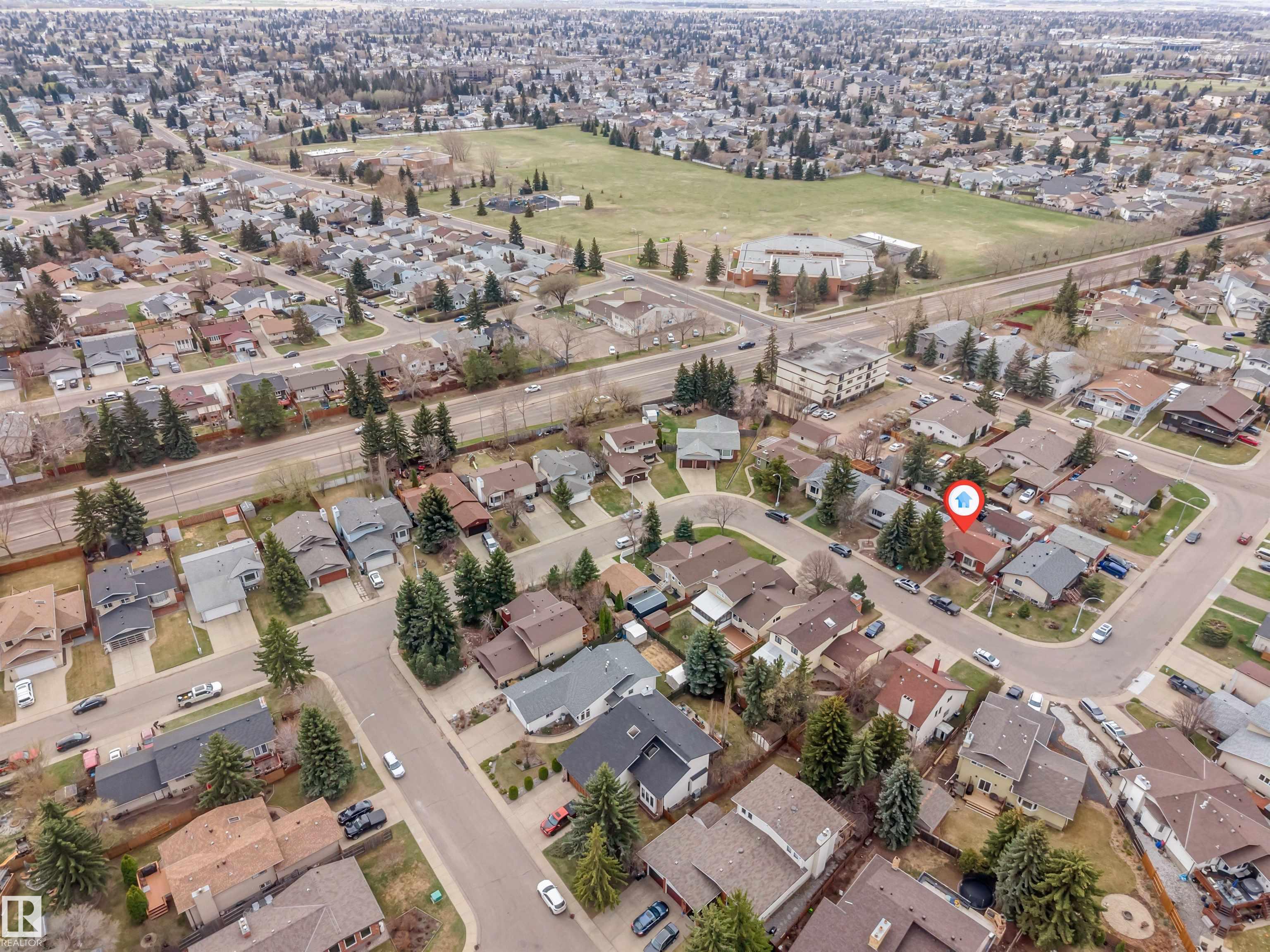 https://zimg.paragon.ice.com/ParagonImages/Property/PM/RAE/225399739/8/0/0/87b09396f4c73b6a3c0b8110ced4bf9c/1/9e415f8e35bc39f9846901da8f04db73/225399739-bade62c9-eb3b-4313-8262-cc8ead4d7a05.JPG