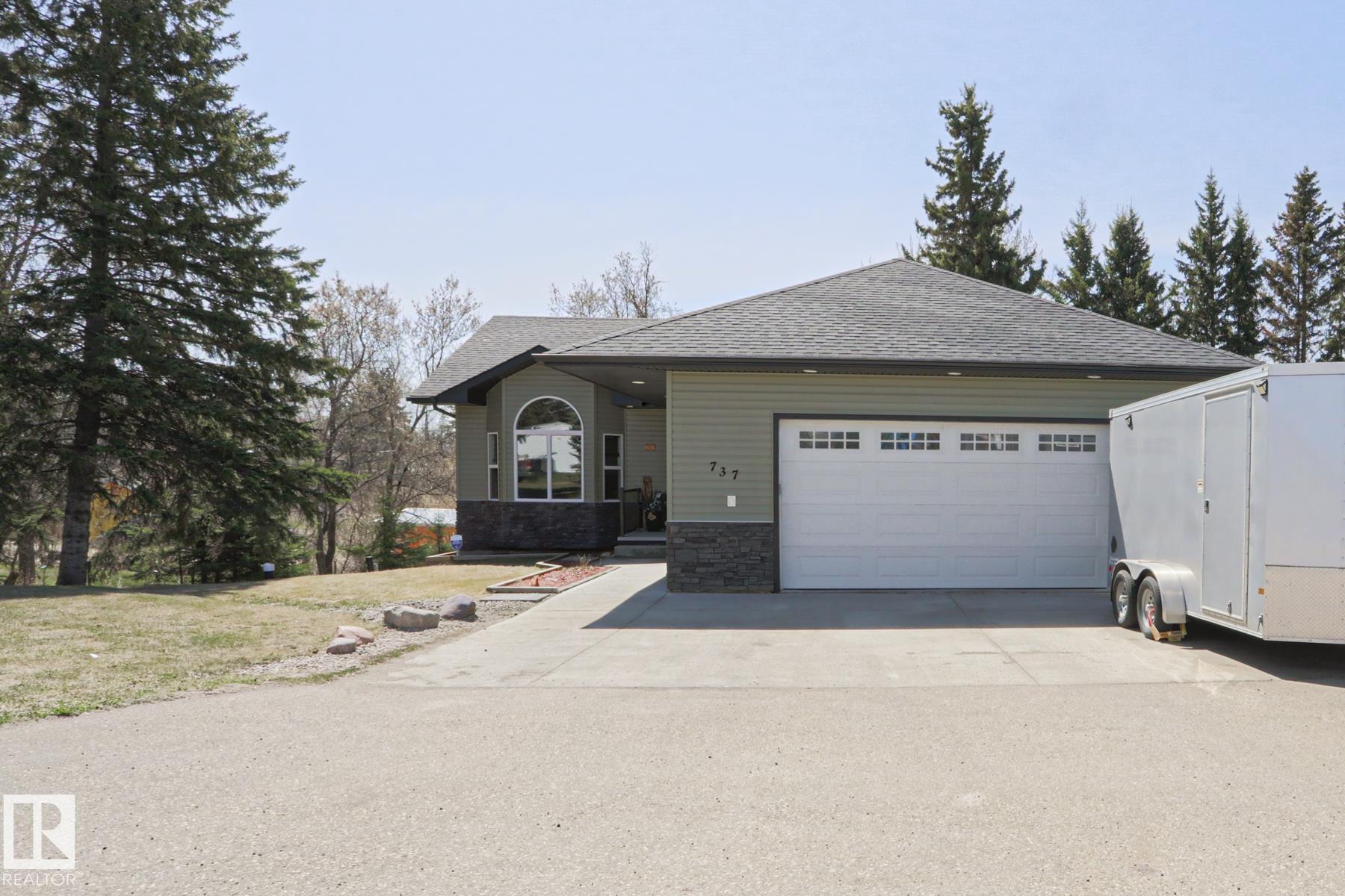 737 Lakeside Drive, Spring Lake, Rural Parkland County