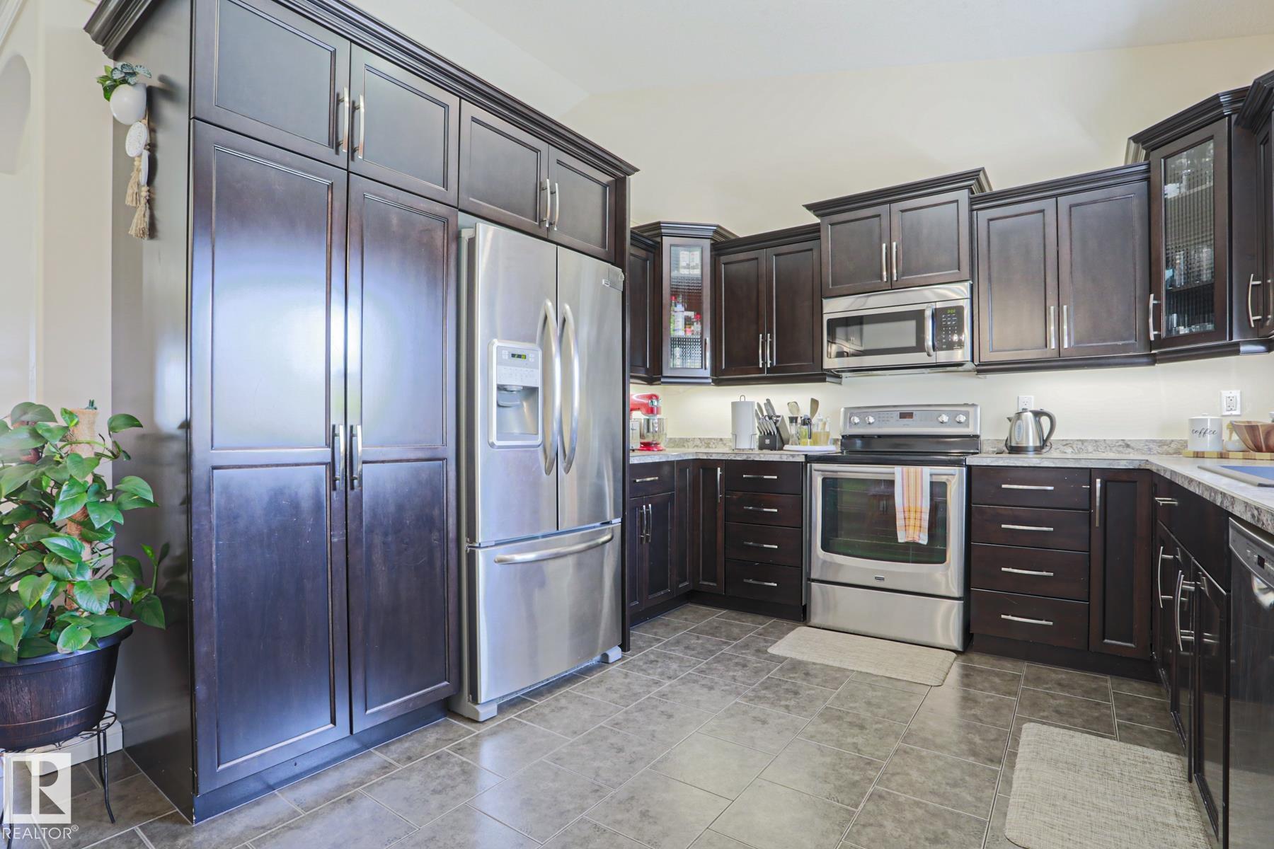 Photo 6 at 737 Lakeside Drive, Spring Lake, Rural Parkland County