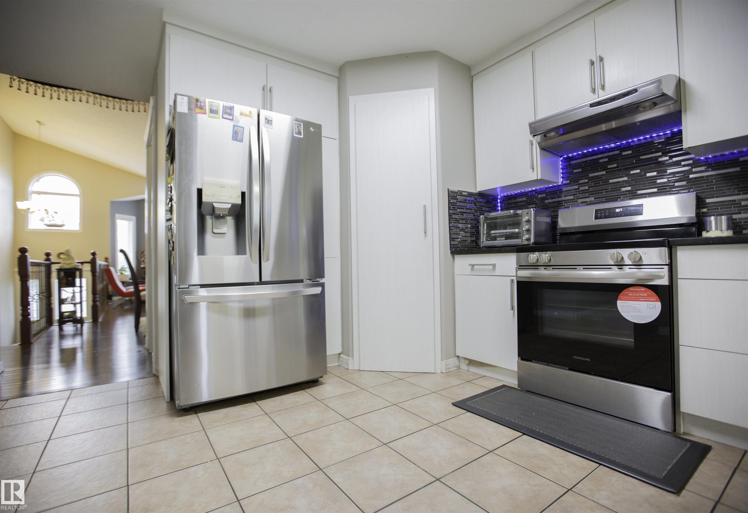 Photo 17 at 2817 40a Avenue NW, Larkspur, Edmonton