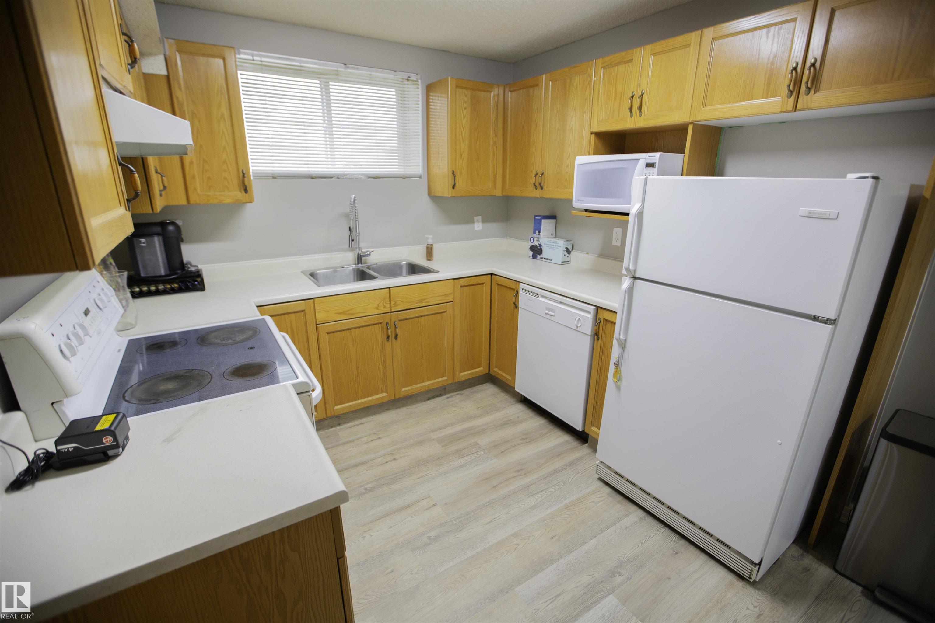 Photo 37 at 2817 40a Avenue NW, Larkspur, Edmonton