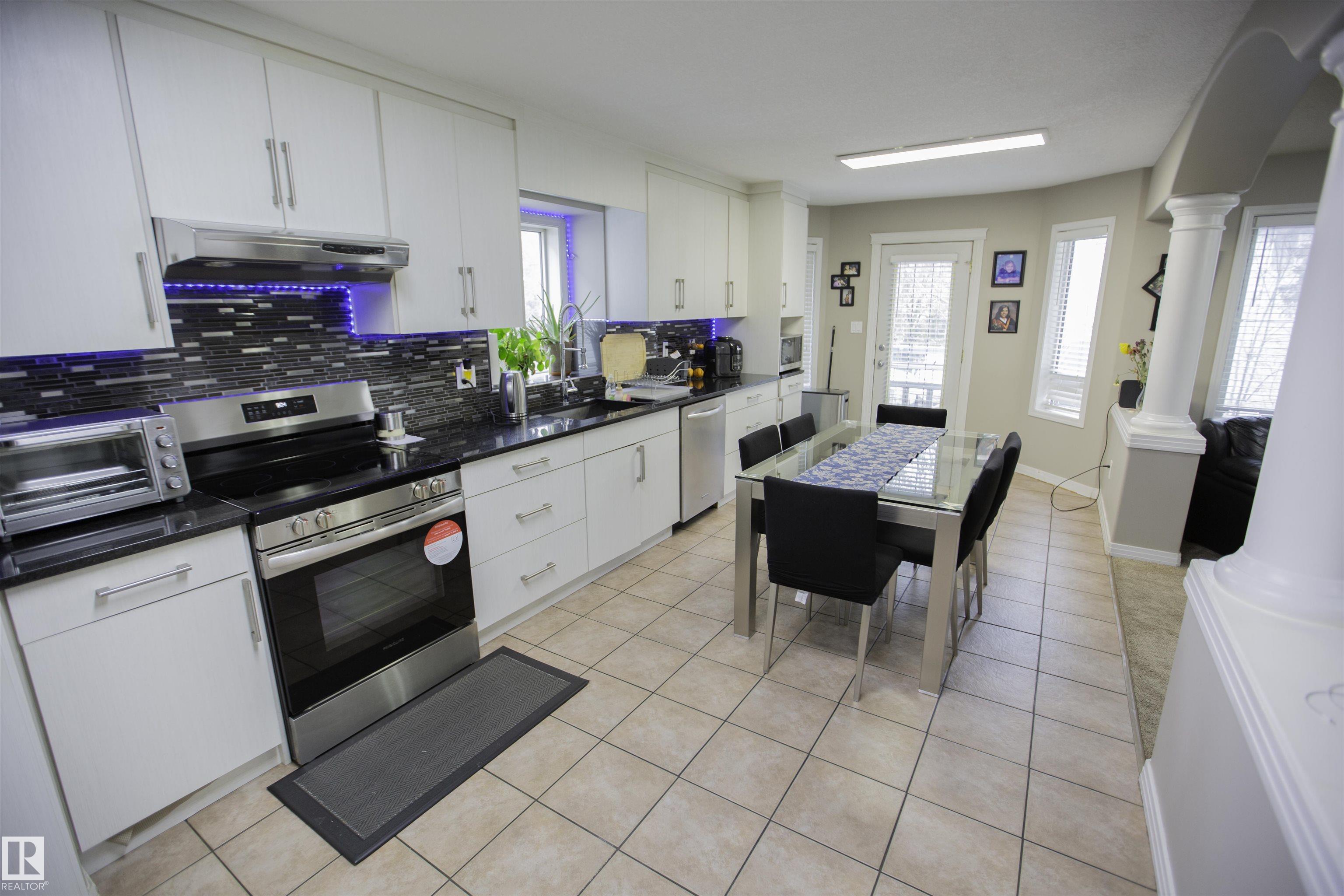 Photo 9 at 2817 40a Avenue NW, Larkspur, Edmonton