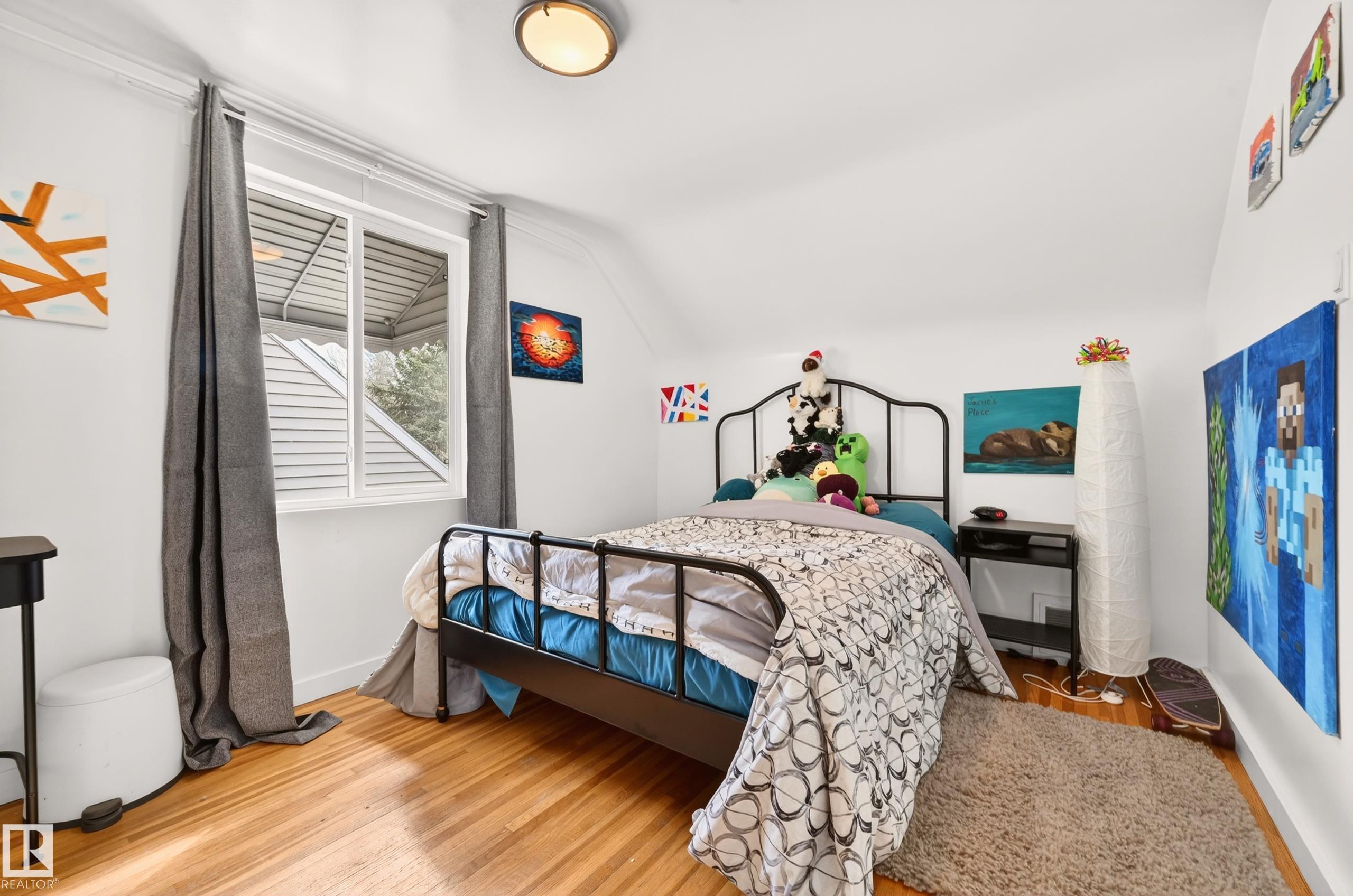 https://zimg.paragon.ice.com/ParagonImages/Property/PM/RAE/225399759/35/0/0/cff3b990398481dff94cb891e0f441cc/1/8569052cd1f7b9b630bf23d669c97f80/225399759-D44238D3-F6E3-4386-B014-6A74333E2C09.JPG