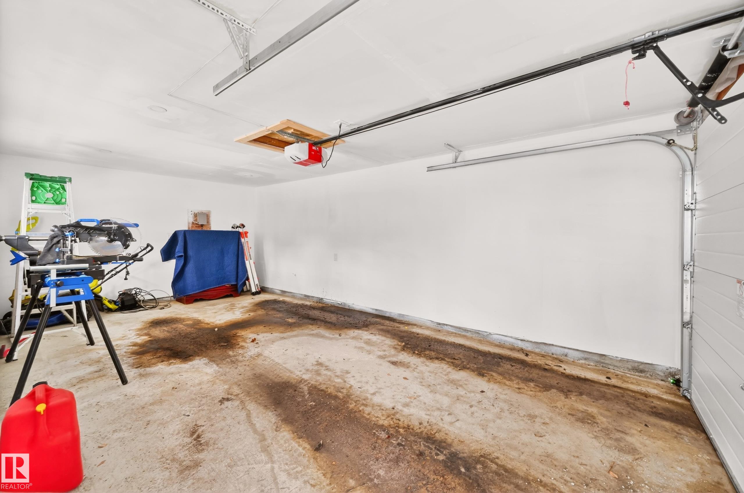 https://zimg.paragon.ice.com/ParagonImages/Property/PM/RAE/225399759/56/0/0/eea433786d0f2d333fb18b46601604b7/1/8569052cd1f7b9b630bf23d669c97f80/225399759-46D59E3A-F8AF-4847-A56A-D31F79A8C6B5.JPG