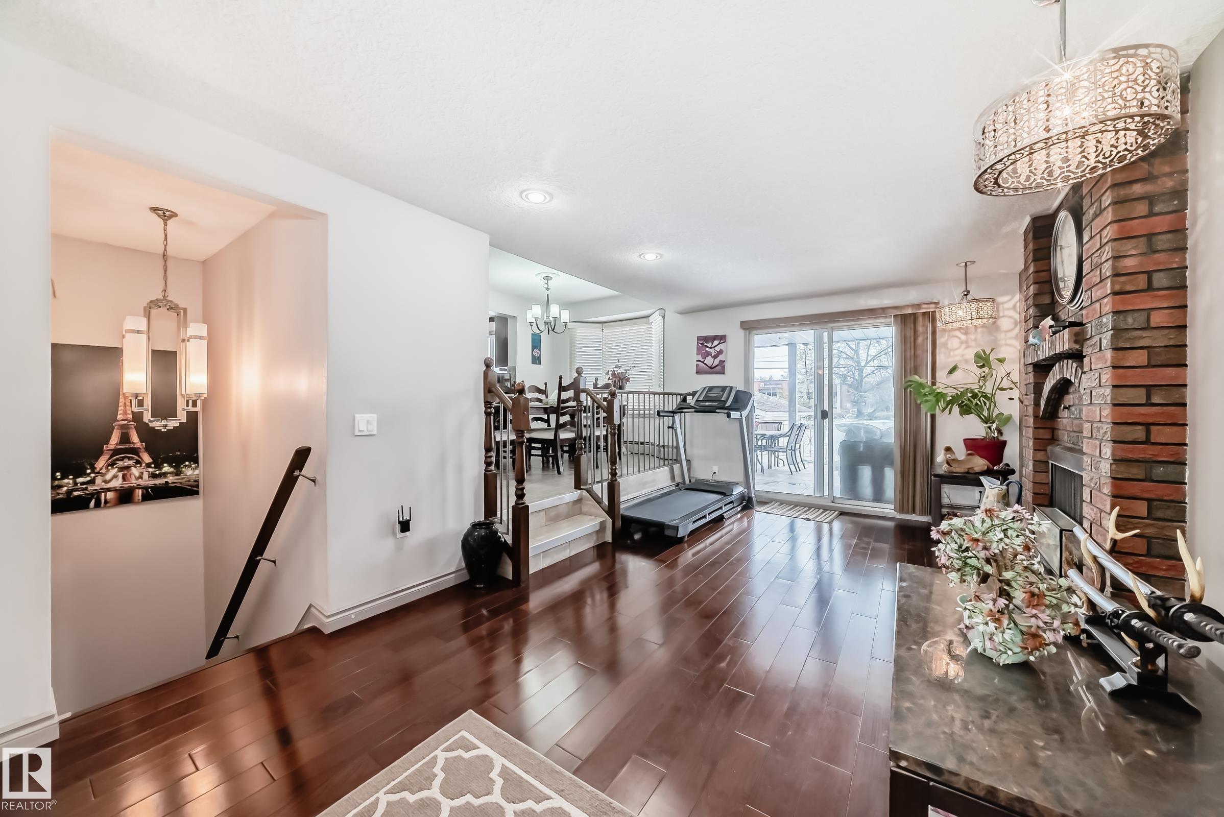 https://zimg.paragon.ice.com/ParagonImages/Property/PM/RAE/225399764/23/0/0/9cd33d2607d21a56e69989a20886f22f/1/41e37209b85246c9a9376ea35a6c2706/225399764-3499690E-835D-46E3-AC9C-08D086F2129C.JPG