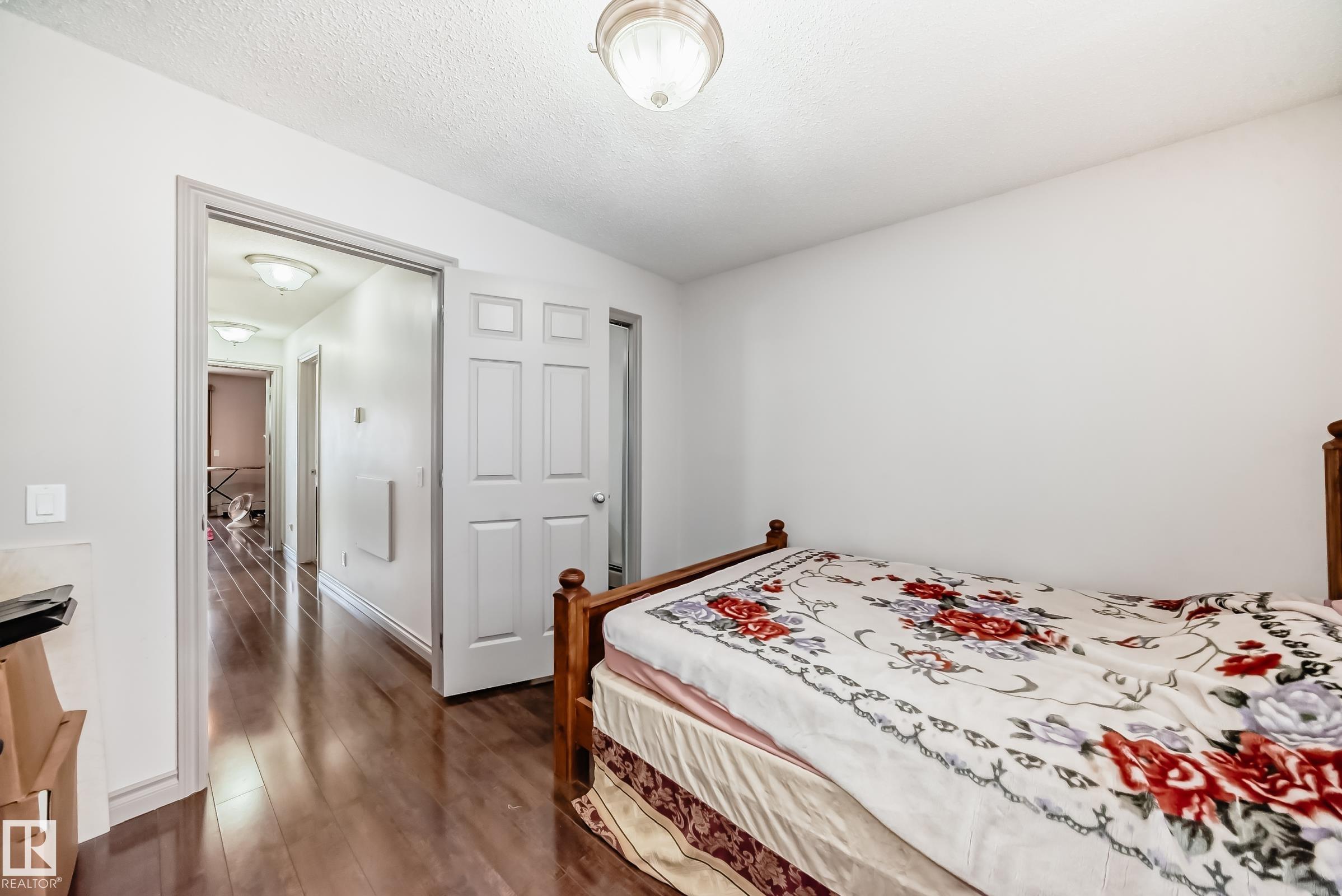 https://zimg.paragon.ice.com/ParagonImages/Property/PM/RAE/225399764/40/0/0/47edfb6209679bc5f633bdf0fcdf1126/1/41e37209b85246c9a9376ea35a6c2706/225399764-A420C569-411A-4894-A34C-D53810F1DC41.JPG