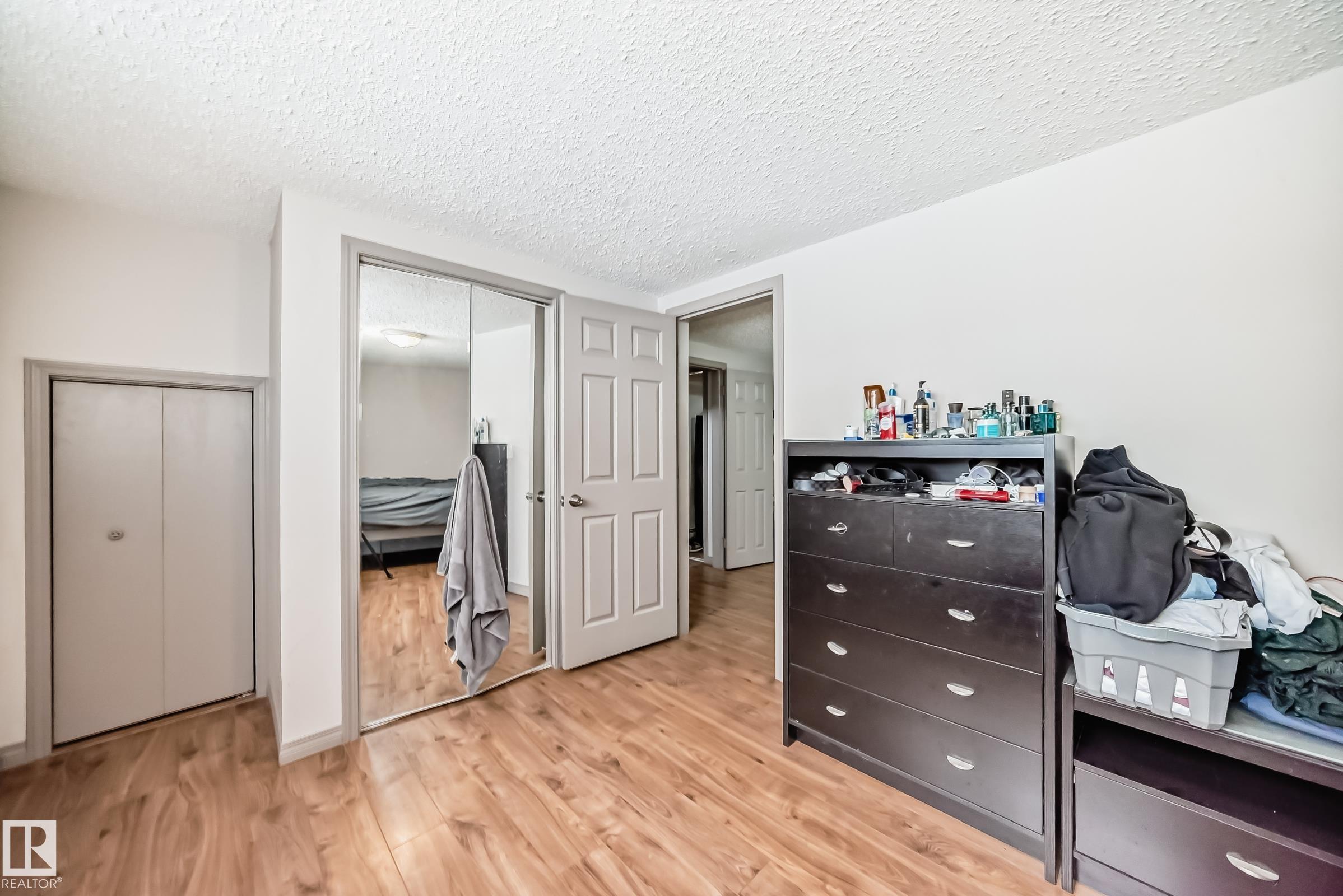 https://zimg.paragon.ice.com/ParagonImages/Property/PM/RAE/225399764/44/0/0/c3623c1a46e82e49382a7651e362c764/1/41e37209b85246c9a9376ea35a6c2706/225399764-F06F35BA-3175-4BC7-B6C6-B152886E8799.JPG