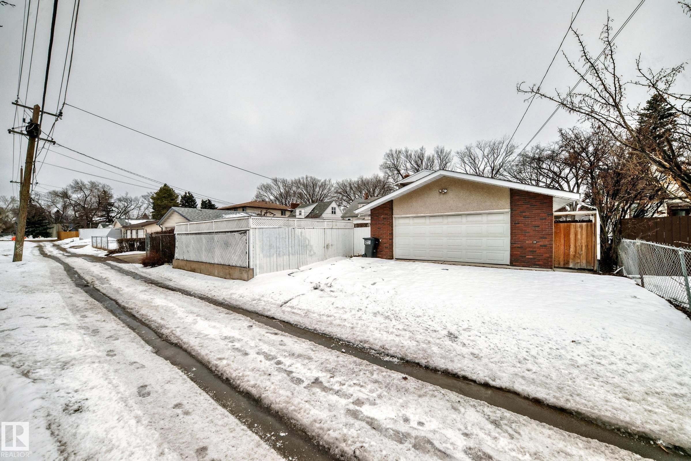 https://zimg.paragon.ice.com/ParagonImages/Property/PM/RAE/225399764/54/0/0/05be66bacf7b224d07e3a969297879d0/1/41e37209b85246c9a9376ea35a6c2706/225399764-C1A69E14-E071-4EC2-A26D-DE1F2B680A3A.JPG