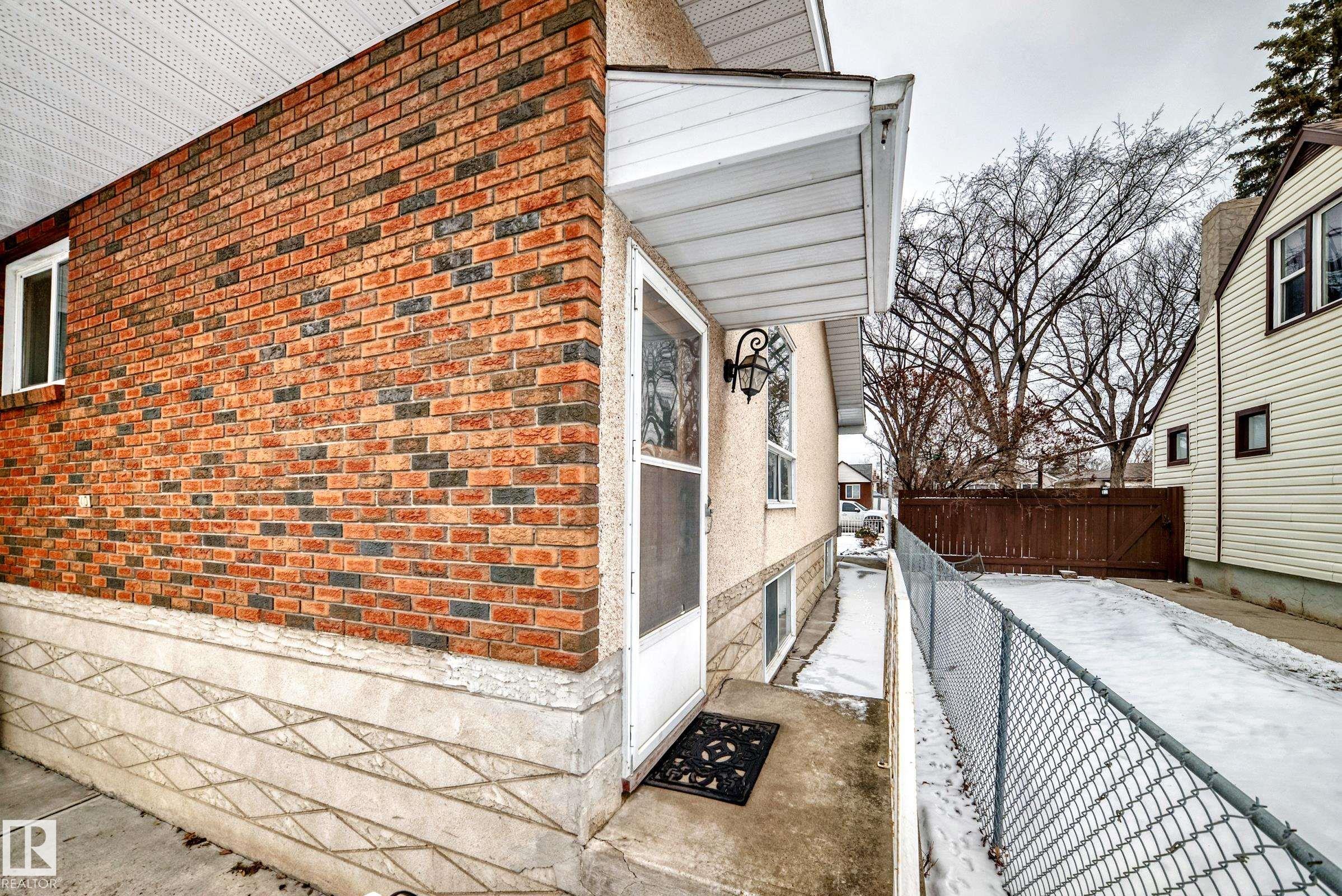https://zimg.paragon.ice.com/ParagonImages/Property/PM/RAE/225399764/65/0/0/d12730ffbe1cde8fe8ebb82c84376047/1/41e37209b85246c9a9376ea35a6c2706/225399764-6F64BF24-3E9D-4AE6-B61B-0DCA2E730611.JPG