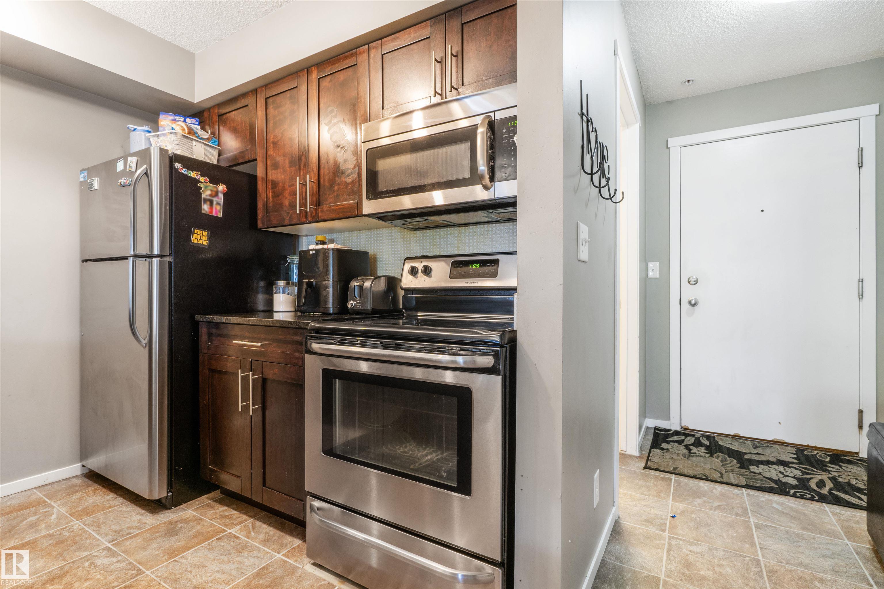https://zimg.paragon.ice.com/ParagonImages/Property/PM/RAE/225399766/11/0/0/d5f7a2979f7c19c62ae101a222f1231b/1/9ded39cecdd04cedbd8d35ffb84cd518/225399766-1d660f7b-18f3-4942-9fbc-42083b6a8dcb.JPG
