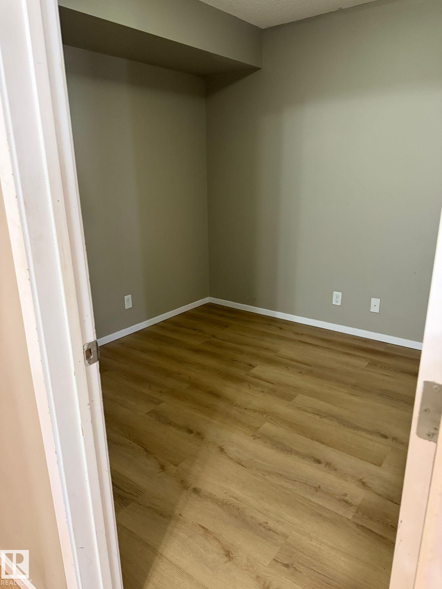 https://zimg.paragon.ice.com/ParagonImages/Property/PM/RAE/225399766/37/0/0/4a509d01e9665b1b1db6ee999d103e7b/1/9ded39cecdd04cedbd8d35ffb84cd518/225399766-4d0c5308-a22e-40e0-8253-af0bf4ffbcea.JPG