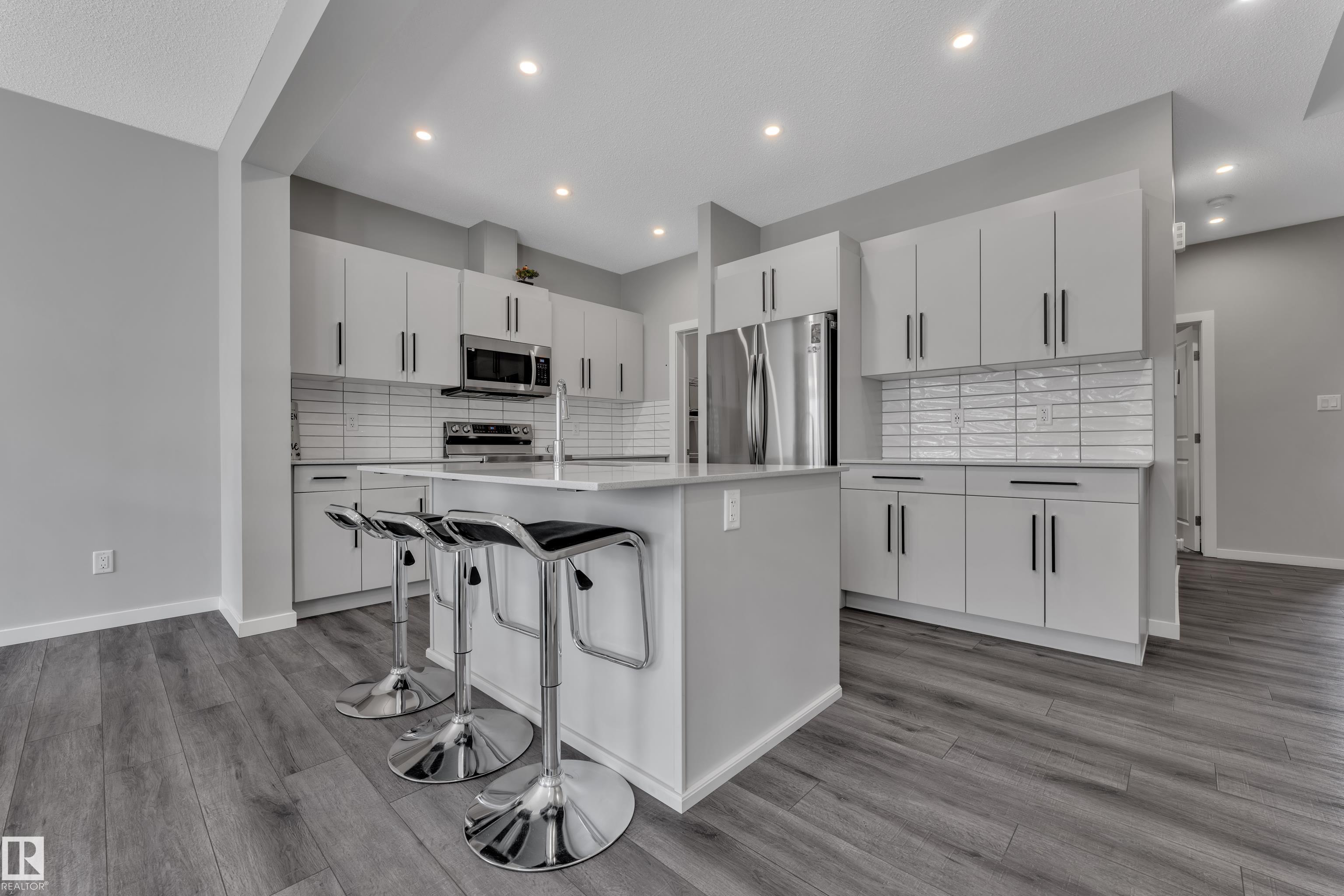 Photo 11 at 319 36 Avenue NW, Maple Crest, Edmonton