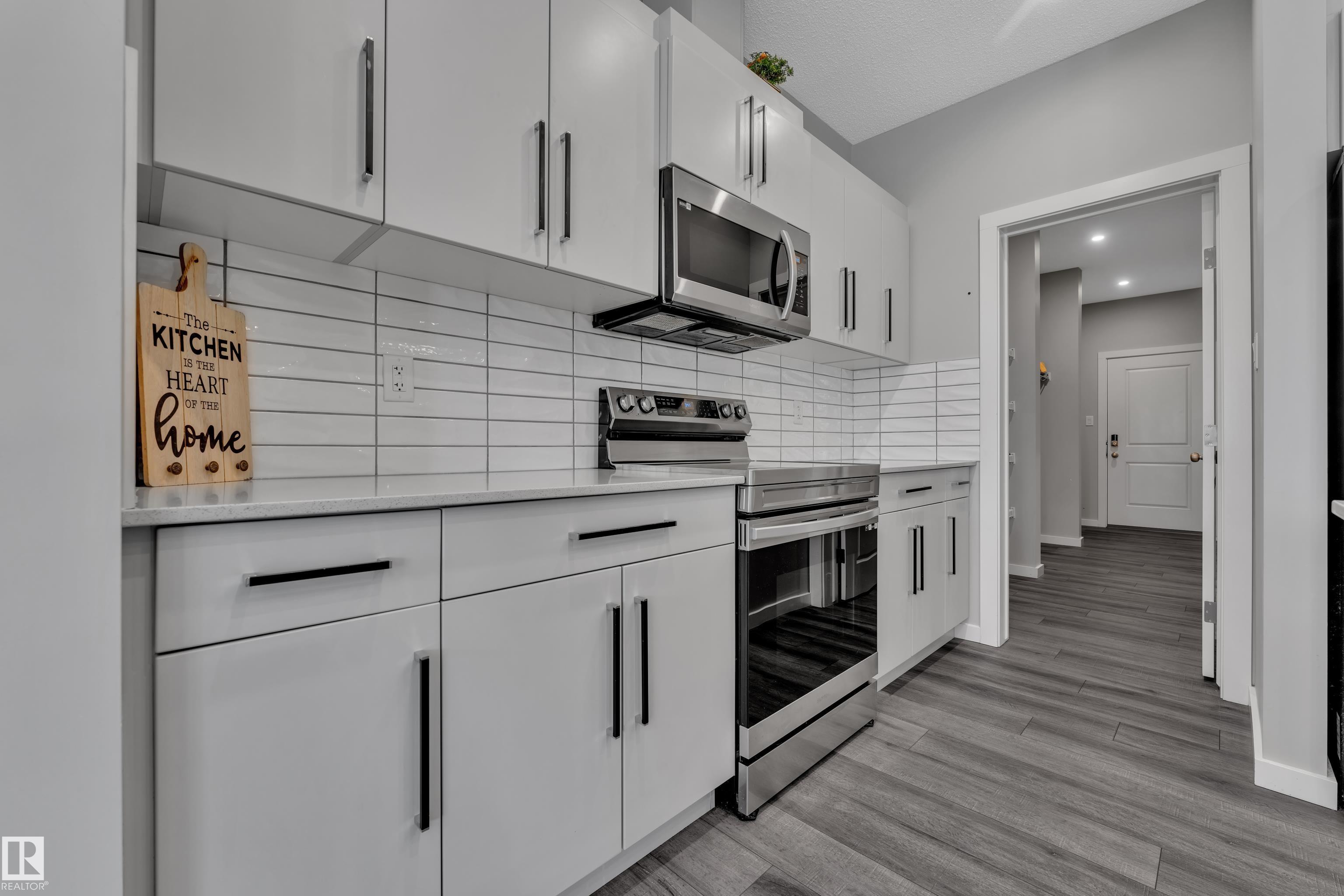 Photo 13 at 319 36 Avenue NW, Maple Crest, Edmonton
