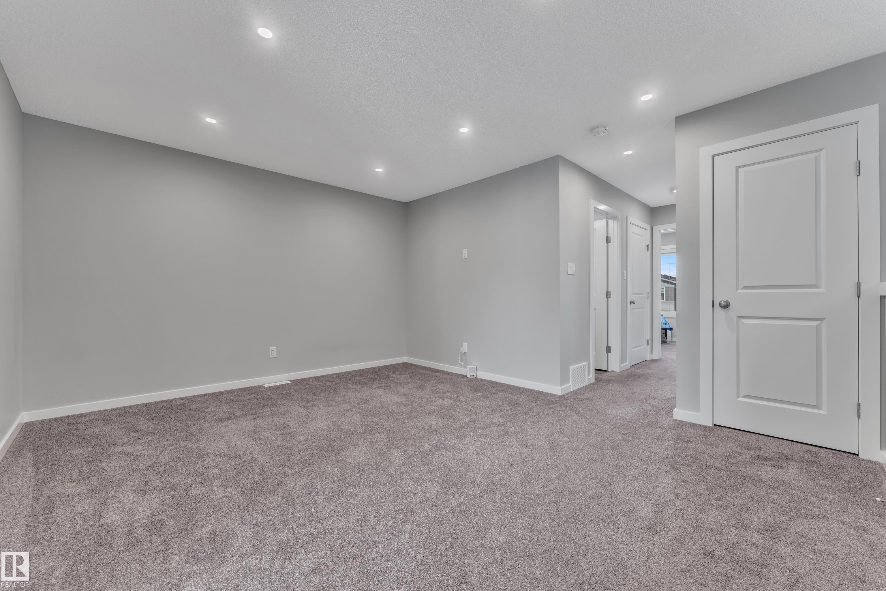Photo 19 at 319 36 Avenue NW, Maple Crest, Edmonton