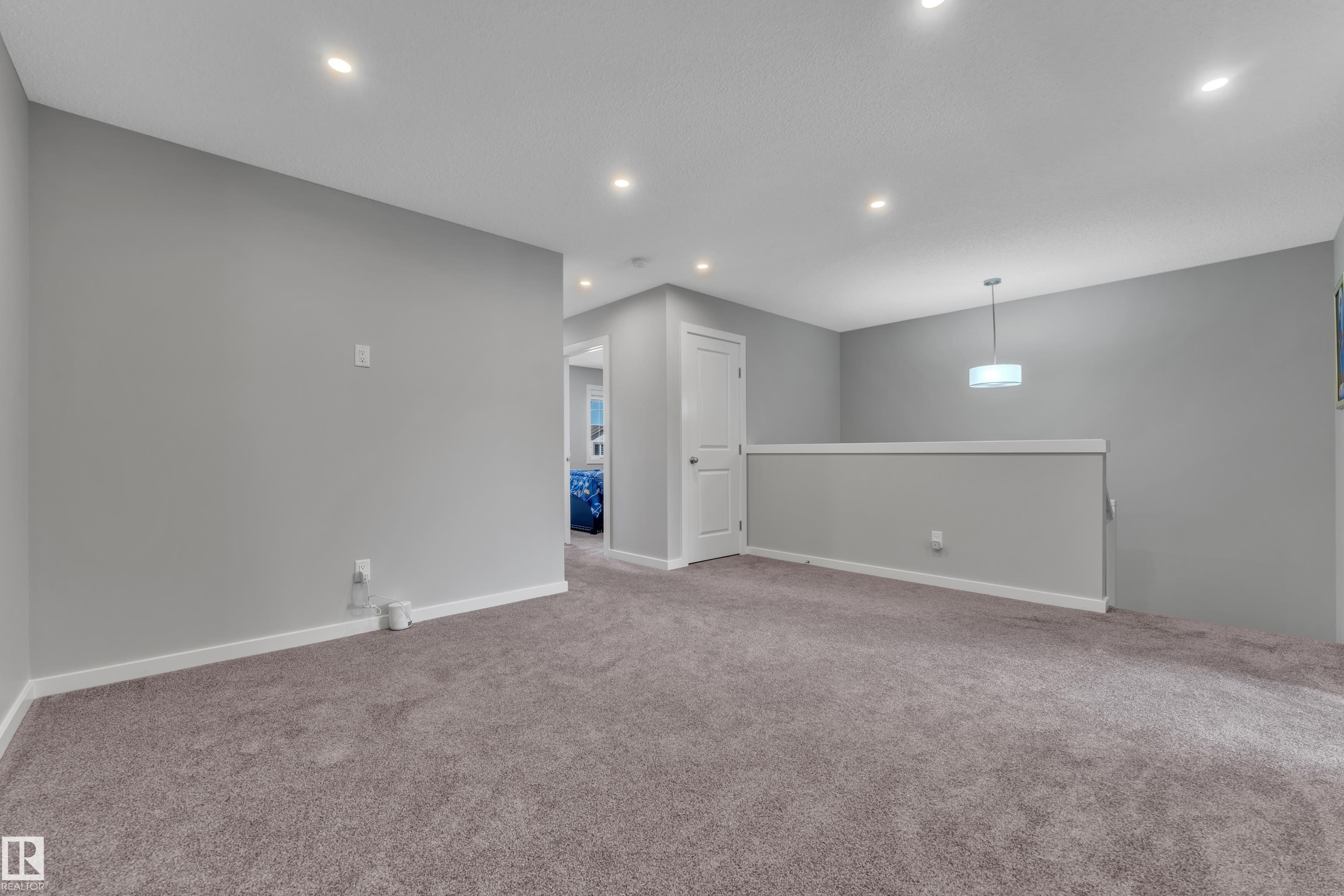 Photo 20 at 319 36 Avenue NW, Maple Crest, Edmonton