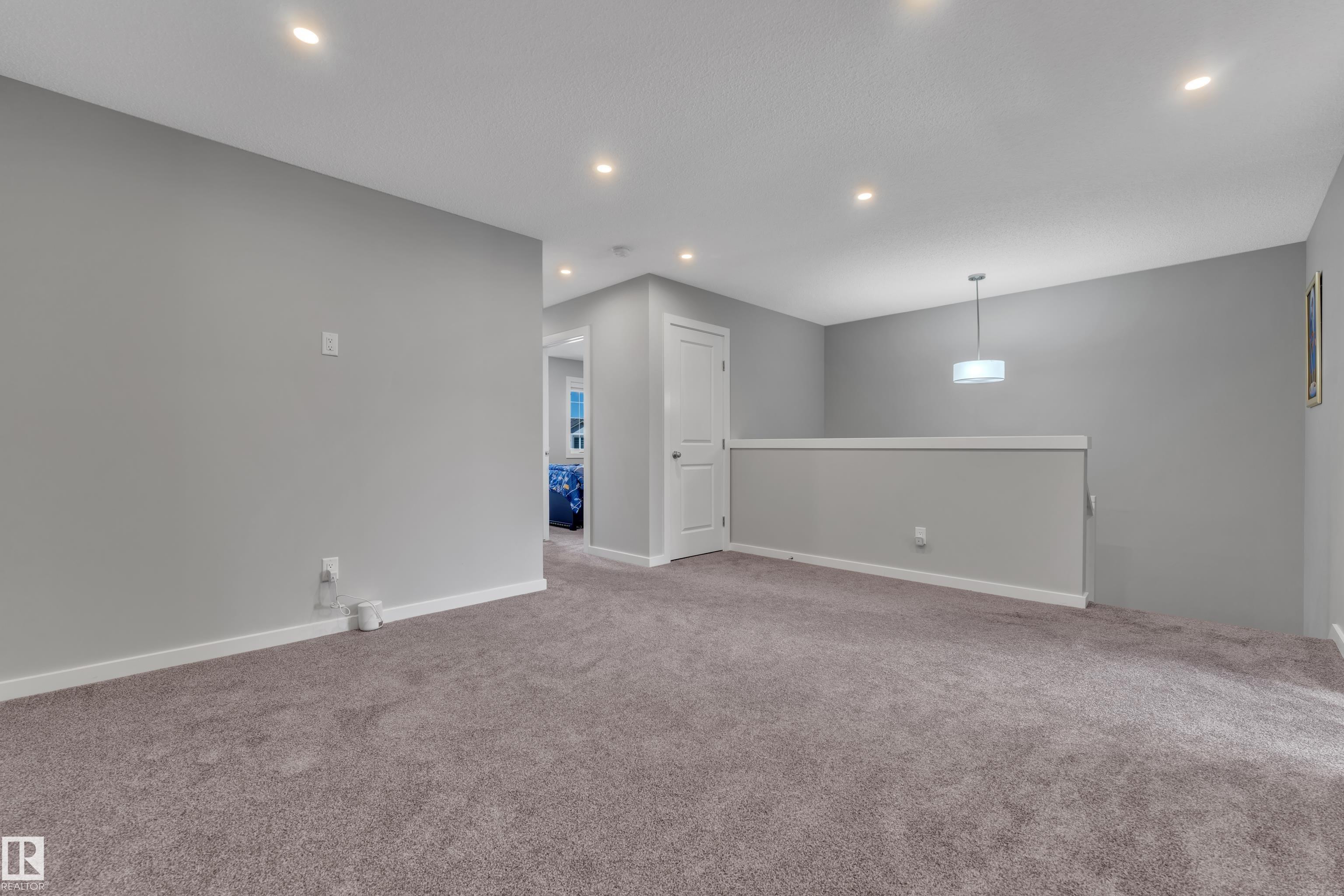 Photo 27 at 319 36 Avenue NW, Maple Crest, Edmonton