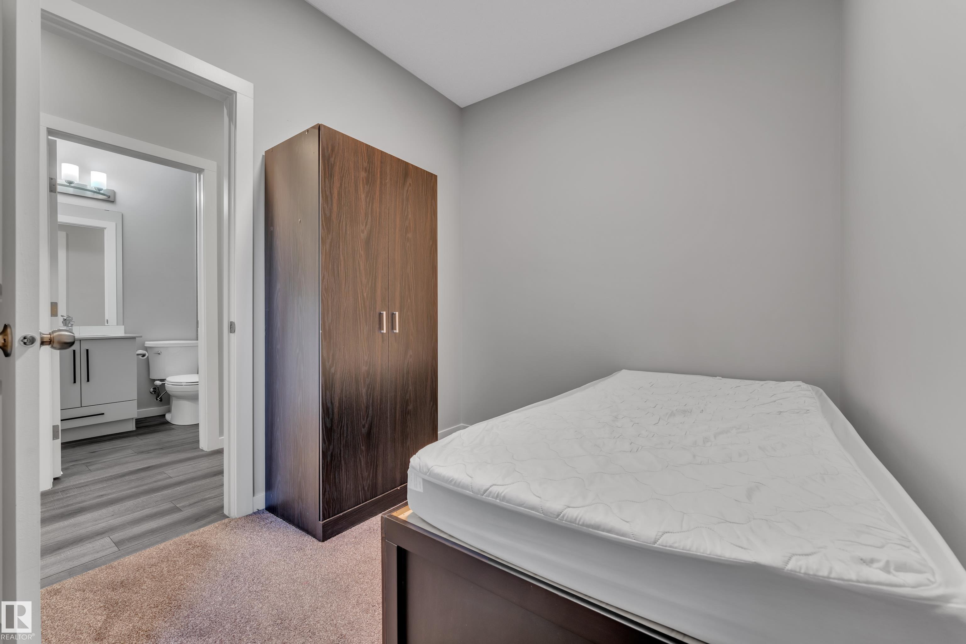 Photo 7 at 319 36 Avenue NW, Maple Crest, Edmonton