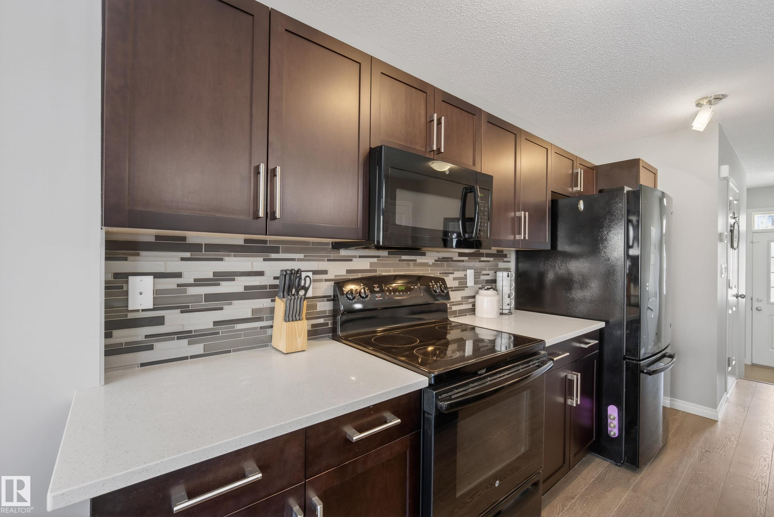 https://zimg.paragon.ice.com/ParagonImages/Property/PM/RAE/225399785/12/0/0/4973ca4e6c612b5f8641b26b403a20ef/1/2c35e455124b1f64ffc05395e19182db/225399785-d370b936-69eb-43de-82b1-7b64ec8f6fa8.JPG