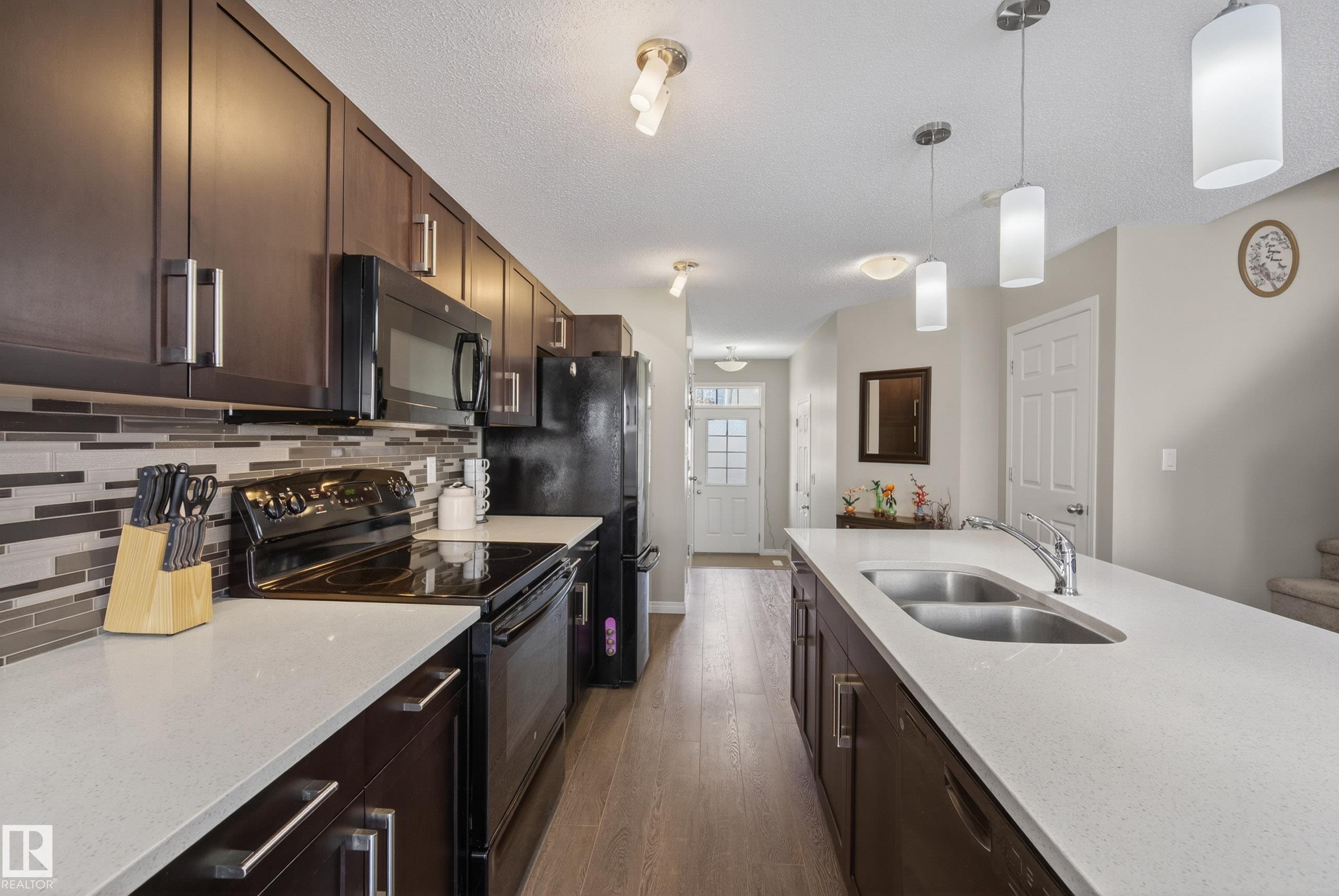 https://zimg.paragon.ice.com/ParagonImages/Property/PM/RAE/225399785/13/0/0/545bfe692f600eb4338d46b07db10fcd/1/2c35e455124b1f64ffc05395e19182db/225399785-1a05fa21-f2f8-4b2f-b78f-d5e646ce0ada.JPG
