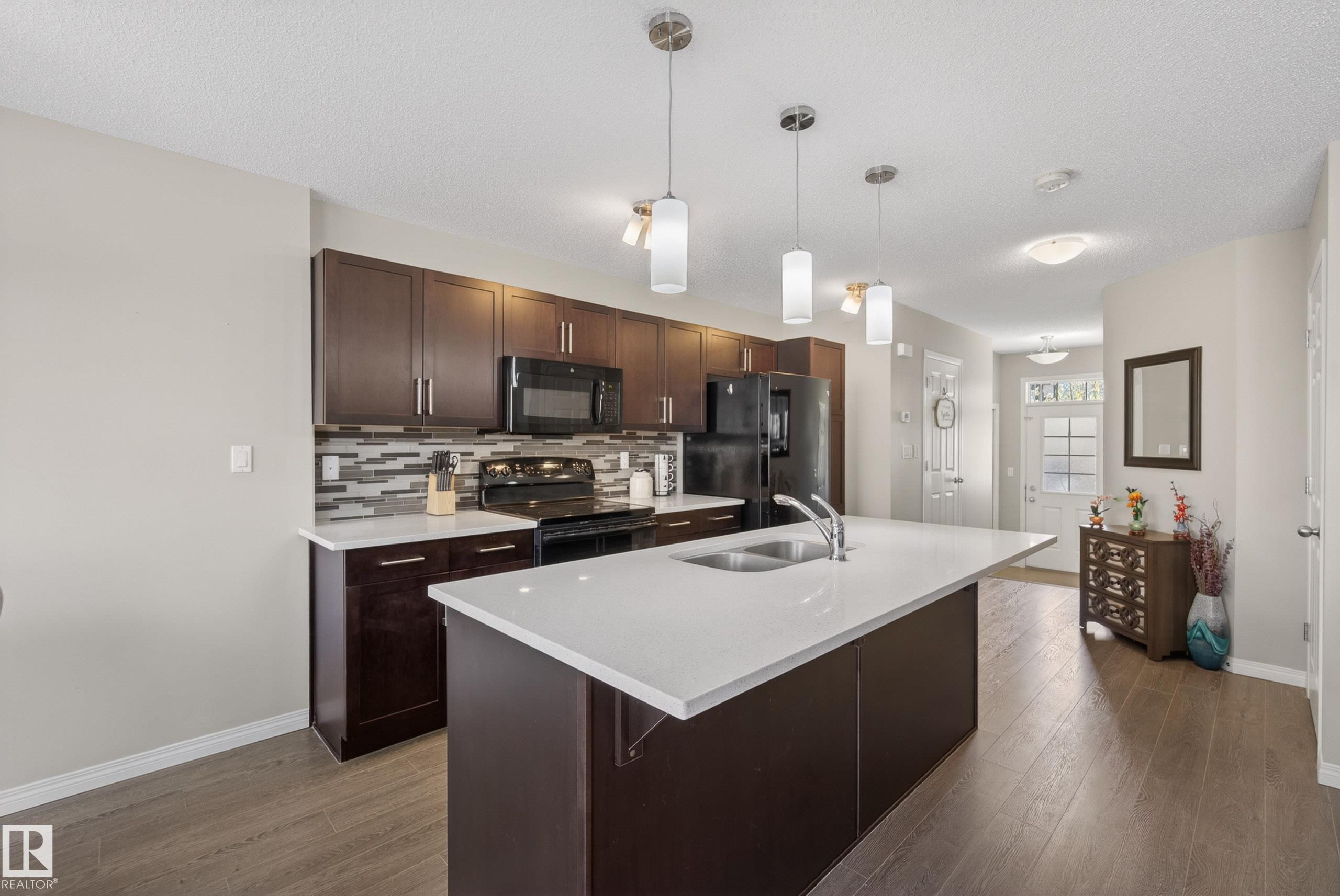 https://zimg.paragon.ice.com/ParagonImages/Property/PM/RAE/225399785/15/0/0/0b109cf9a039abe14d1044a7baa21c6a/1/2c35e455124b1f64ffc05395e19182db/225399785-59322d1e-e7f4-4f56-acaf-19c856f60c34.JPG