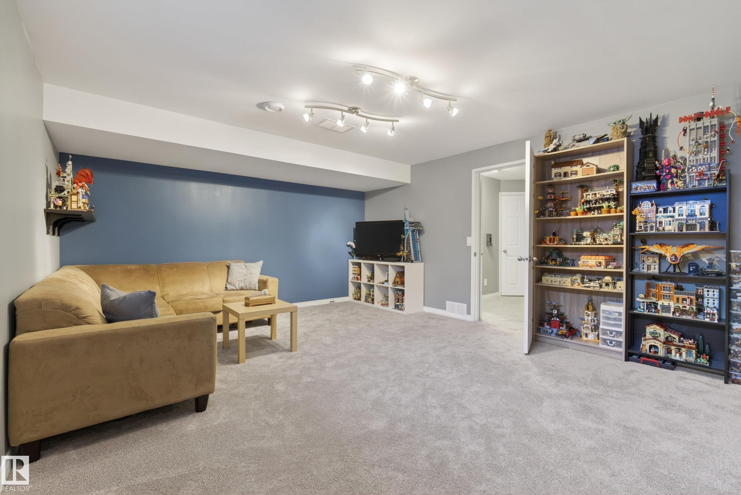 https://zimg.paragon.ice.com/ParagonImages/Property/PM/RAE/225399785/35/0/0/acd939cc1657cea2443790f19ea9ea2b/1/2c35e455124b1f64ffc05395e19182db/225399785-c52a6fea-620e-4e91-8770-faba3e83513b.JPG