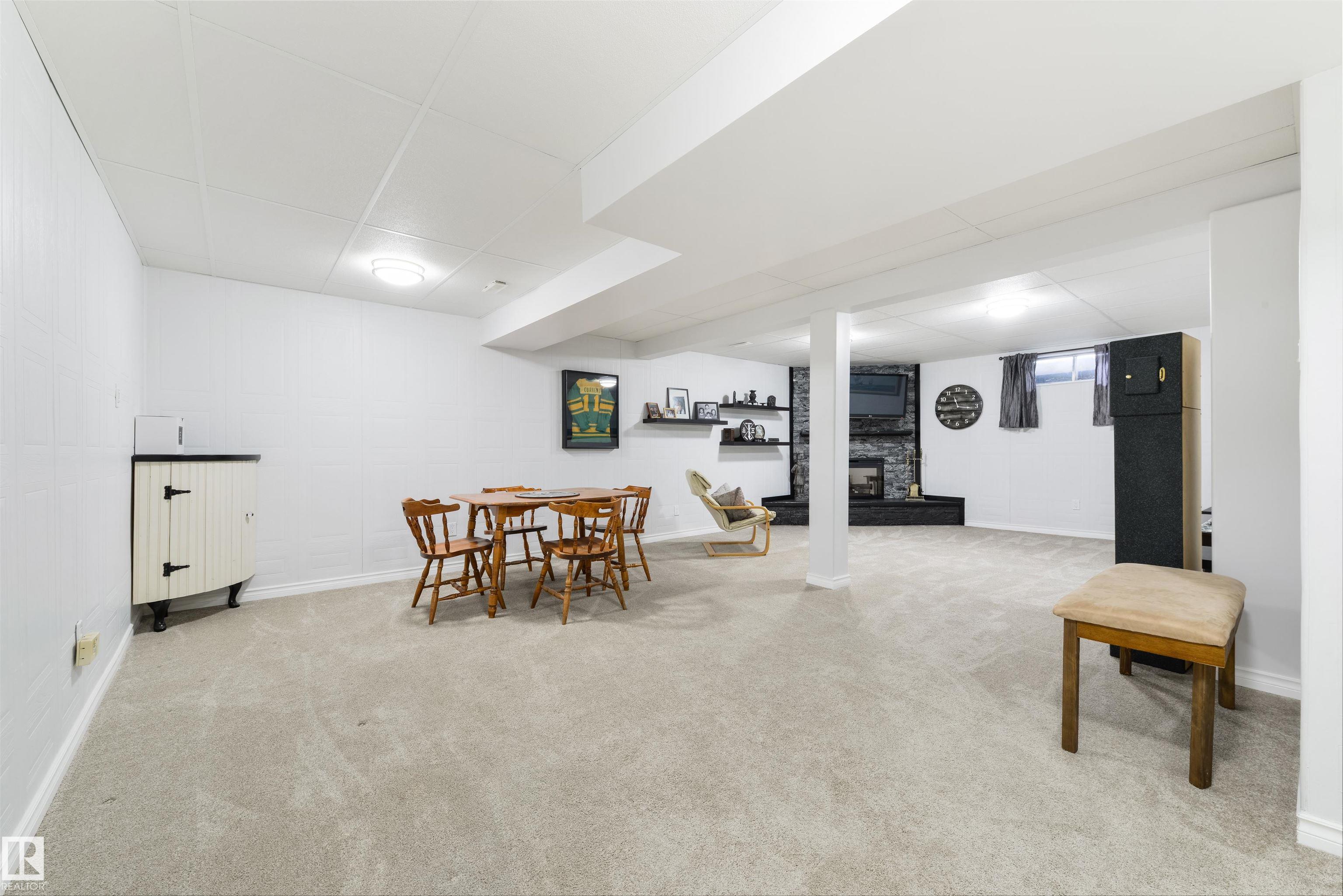 https://zimg.paragon.ice.com/ParagonImages/Property/PM/RAE/225399793/23/0/0/e59431768c5155bc81f606141a22c780/1/5064838098d146252f58b03f666126e1/225399793-C3569BFA-6721-4EC3-8EDE-F1C1B892B836.JPG