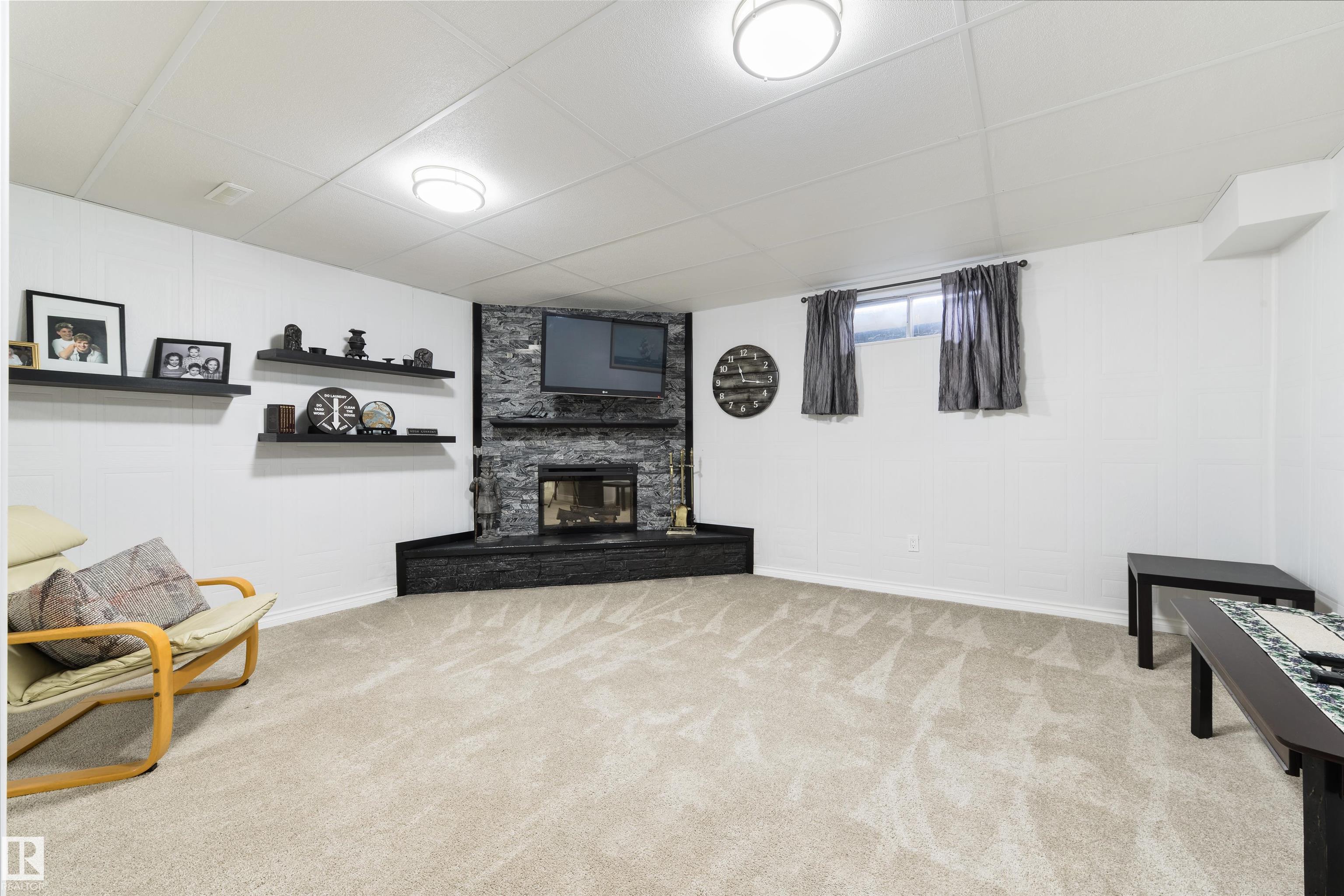 https://zimg.paragon.ice.com/ParagonImages/Property/PM/RAE/225399793/25/0/0/b0d097c8fe3d9d7ac6053df9cb08040c/1/5064838098d146252f58b03f666126e1/225399793-67BABFDA-9B21-4C4E-B775-AD1C1AA7464D.JPG