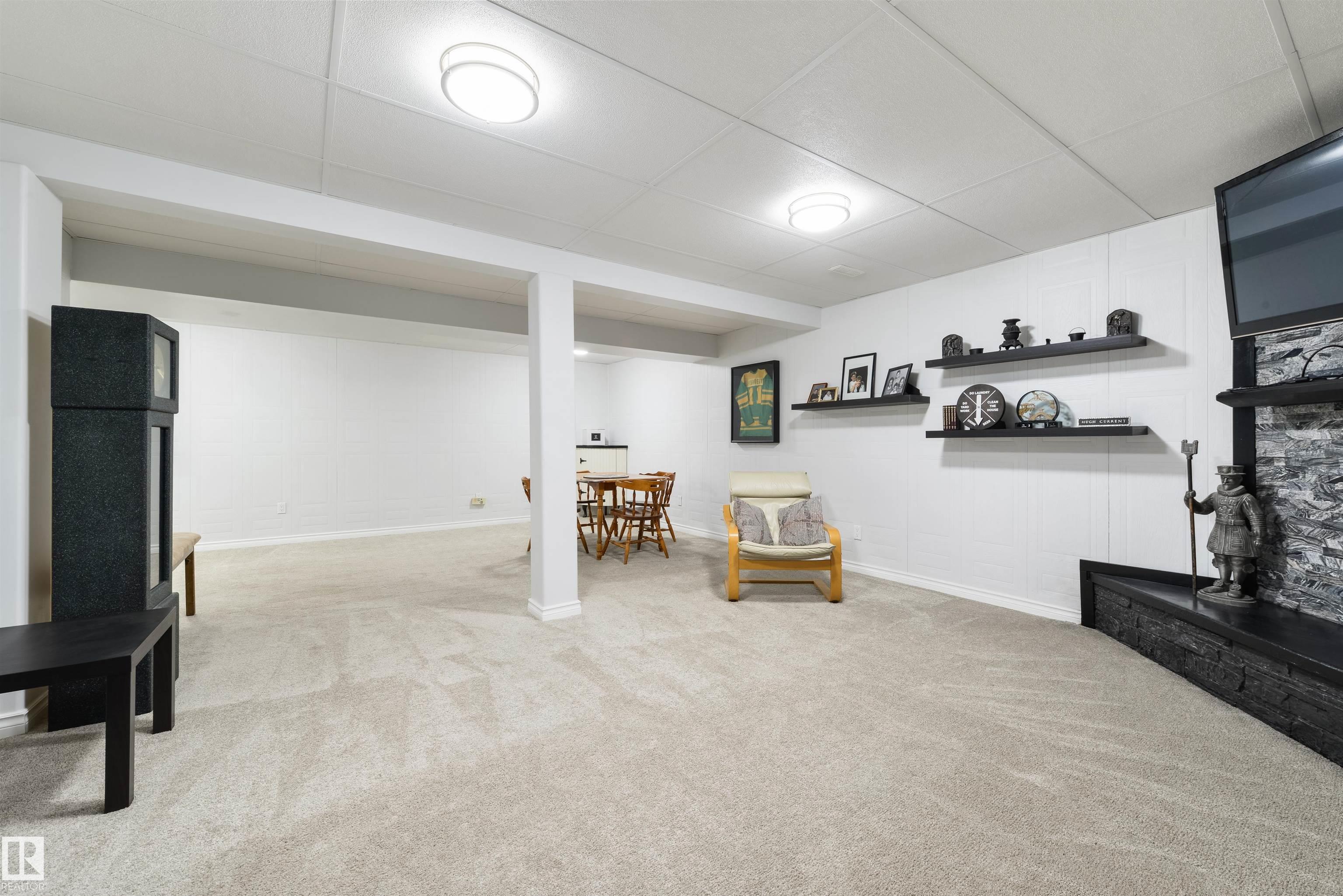https://zimg.paragon.ice.com/ParagonImages/Property/PM/RAE/225399793/26/0/0/fa3f6f402938116afddffec035153ea9/1/5064838098d146252f58b03f666126e1/225399793-6FDBB77D-20C7-4B03-B764-78FB6F9123F7.JPG