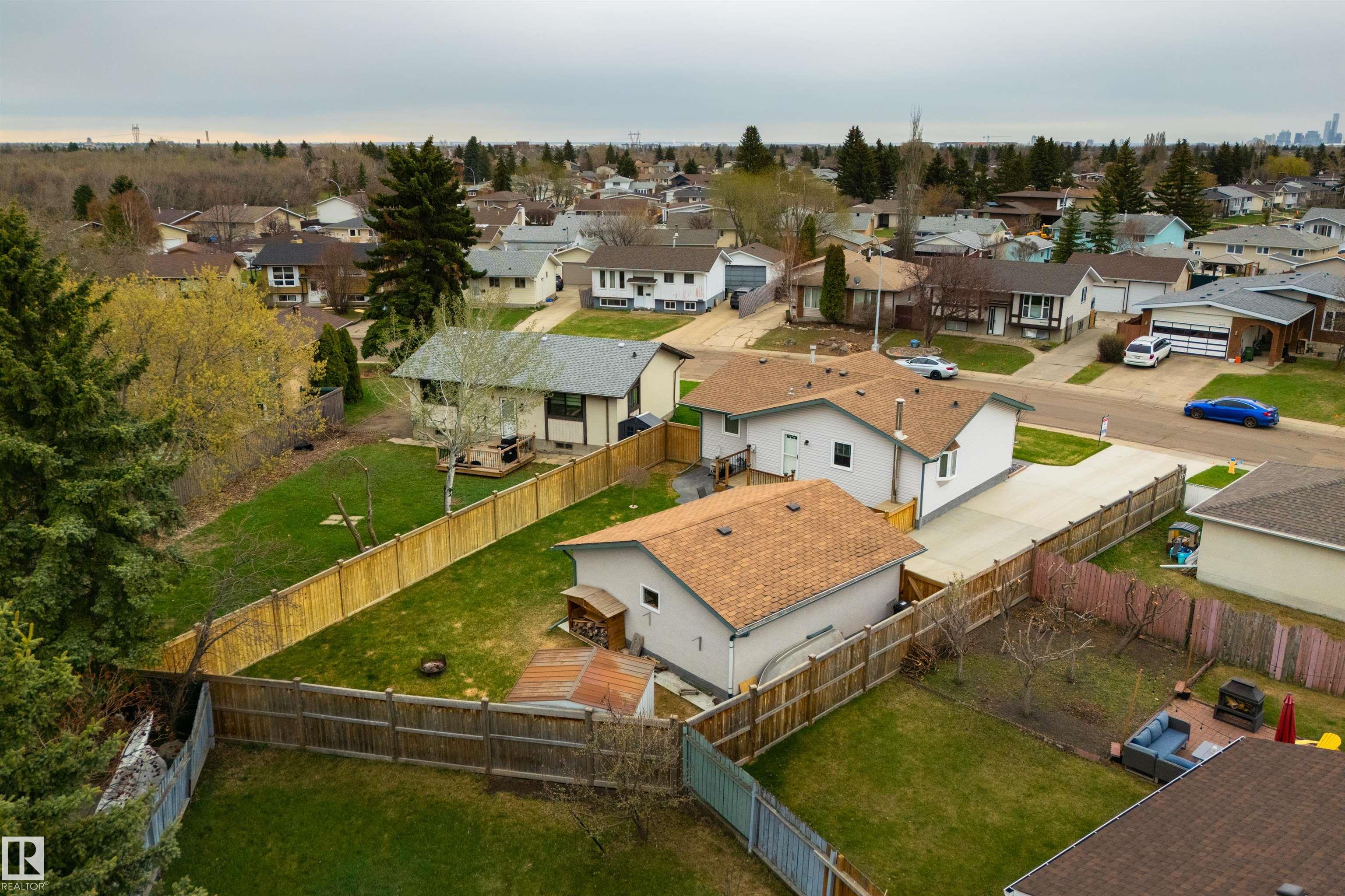 https://zimg.paragon.ice.com/ParagonImages/Property/PM/RAE/225399793/43/0/0/86f0e3783be3974d7c6726d1896a90ce/1/5064838098d146252f58b03f666126e1/225399793-eb5c3299-0847-45c0-bb0e-5bedcaadd1a1.JPG