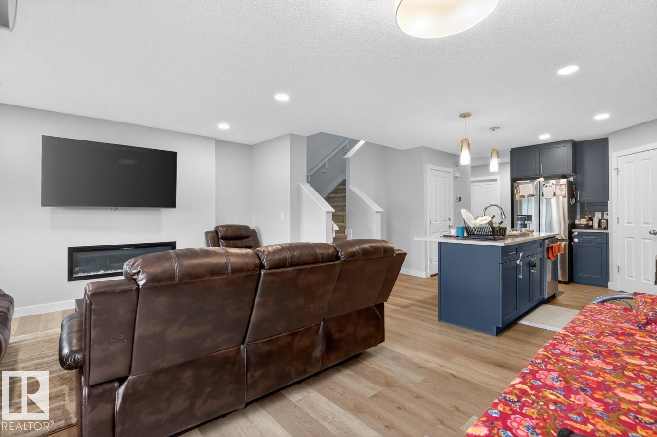 Photo 12 at 3214 9 Street NW, Maple Crest, Edmonton