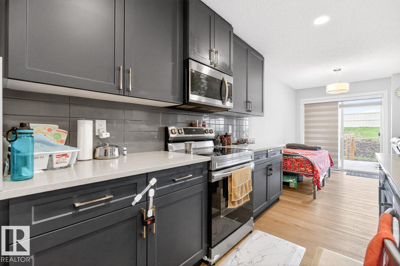 Photo 7 at 3214 9 Street NW, Maple Crest, Edmonton