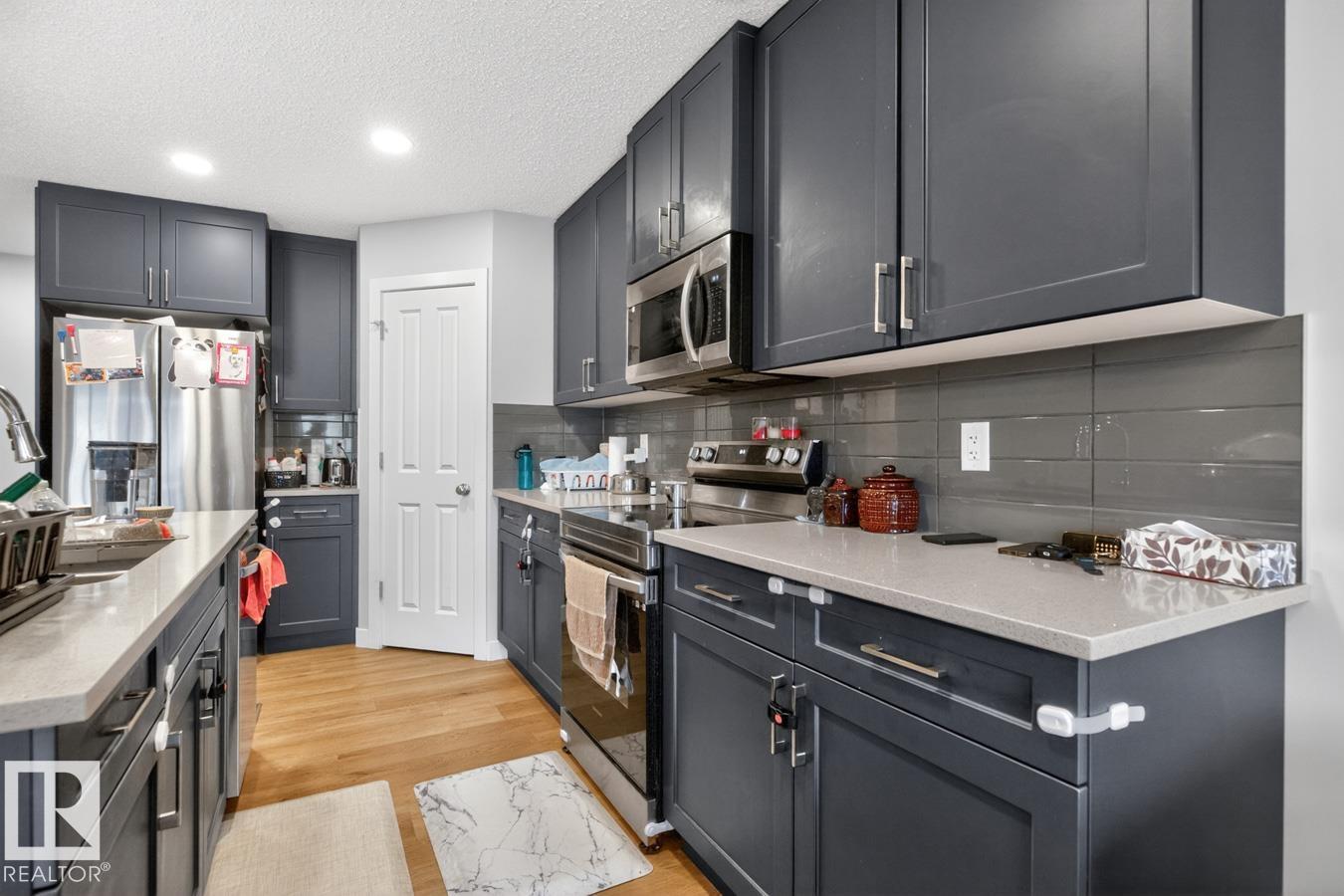Photo 9 at 3214 9 Street NW, Maple Crest, Edmonton