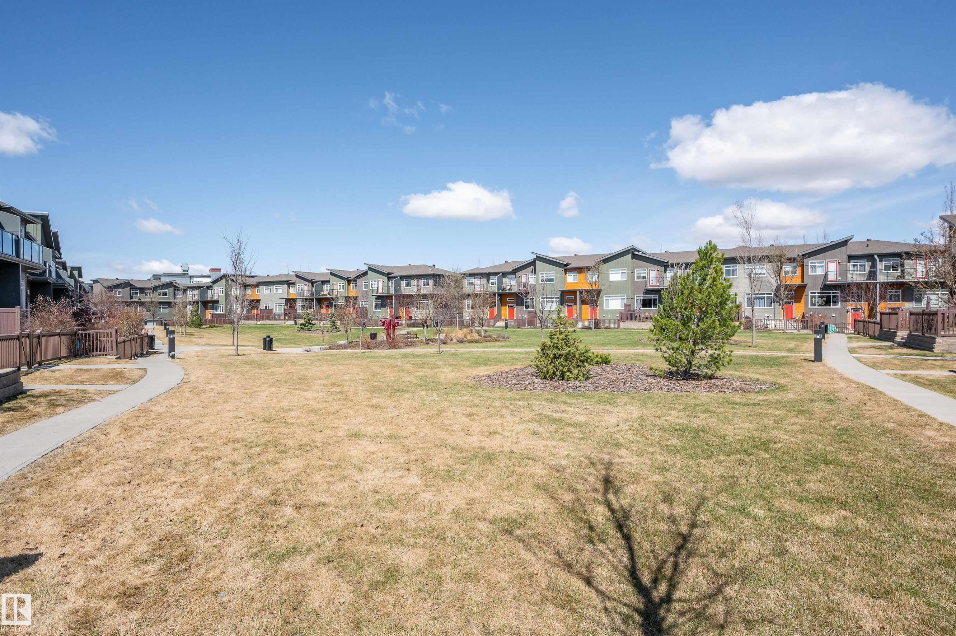 https://zimg.paragon.ice.com/ParagonImages/Property/PM/RAE/225399804/23/0/0/b97276fd193b3c5c3fdf3ec79d08f2e5/1/af8f9793cfd623ec43449258c36144cb/225399804-9cfe9bed-8efd-44ae-9965-71f7864c689e.JPG