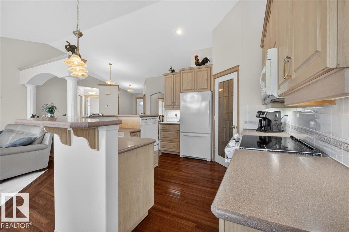 https://zimg.paragon.ice.com/ParagonImages/Property/PM/RAE/225399806/10/0/0/7c0e2096a0d8ed5476e6a05a20be90da/1/798870bb5d826c080cad44e43af5c2bf/225399806-26896496-f862-4e8d-83c0-7d5680ac51a8.JPG