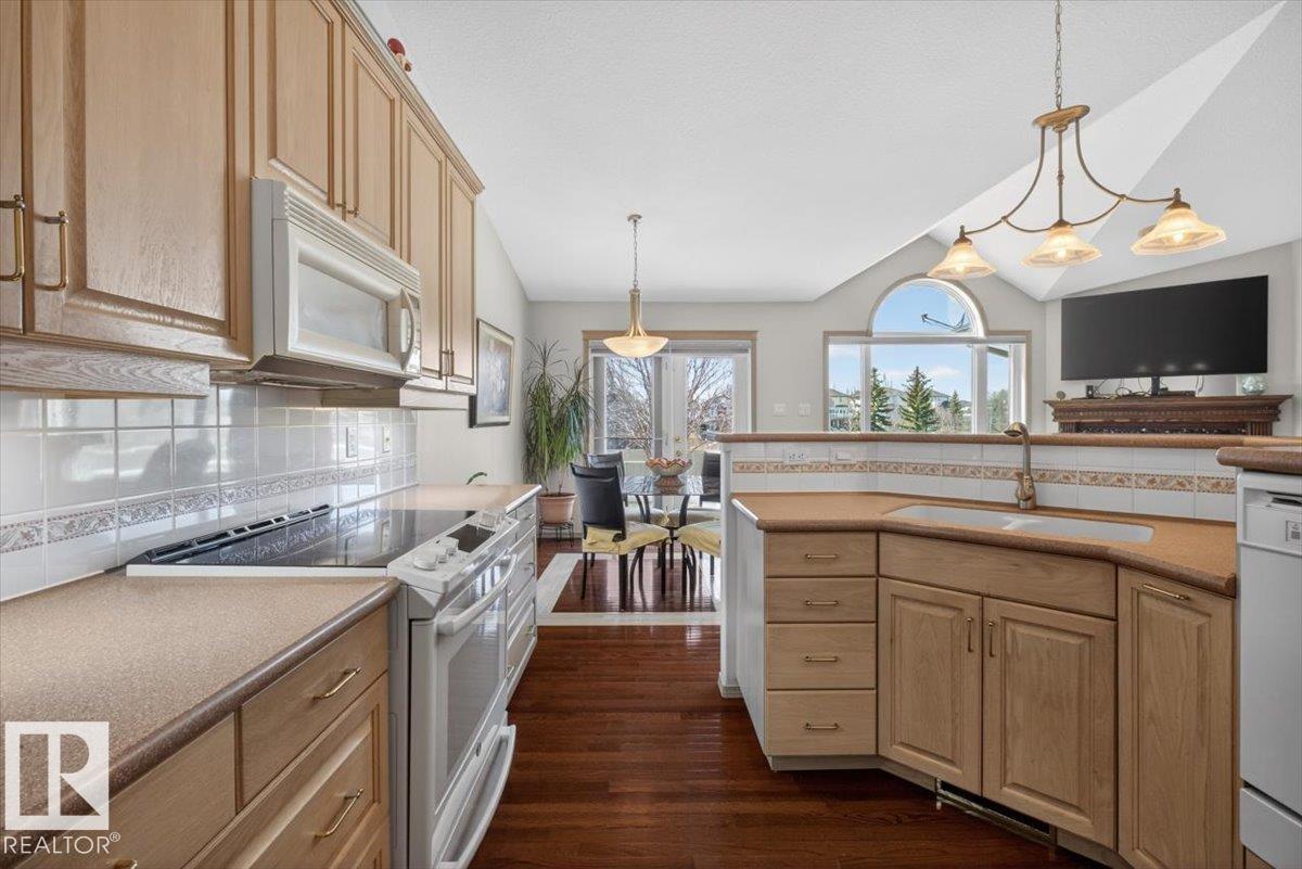 https://zimg.paragon.ice.com/ParagonImages/Property/PM/RAE/225399806/12/0/0/78992255076a80cc274daa8f055adf94/1/798870bb5d826c080cad44e43af5c2bf/225399806-ae16381e-d1ff-4053-81d2-a2defa4d6313.JPG