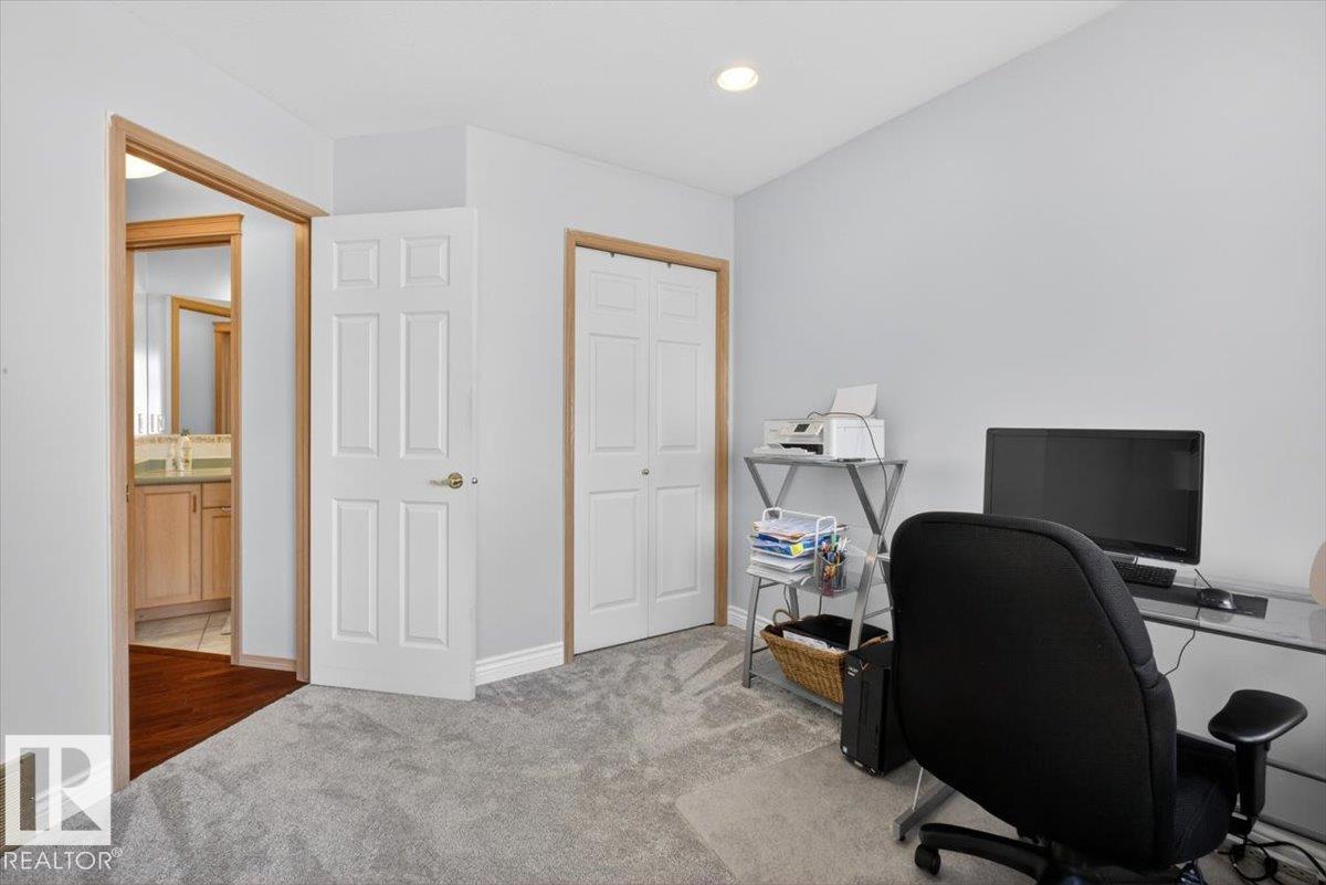 https://zimg.paragon.ice.com/ParagonImages/Property/PM/RAE/225399806/24/0/0/673fce012606a867d6bd33dddc5d8d00/1/798870bb5d826c080cad44e43af5c2bf/225399806-72940df2-ec95-4e77-9905-7fc17937b806.JPG